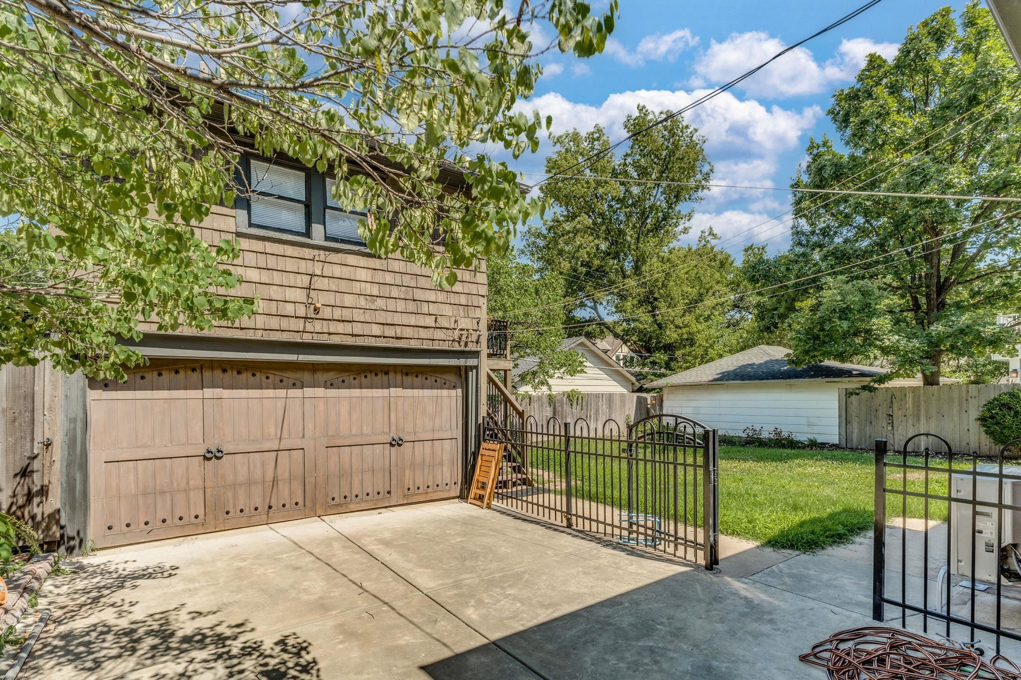 230 N Pershing St Property Photo 34
