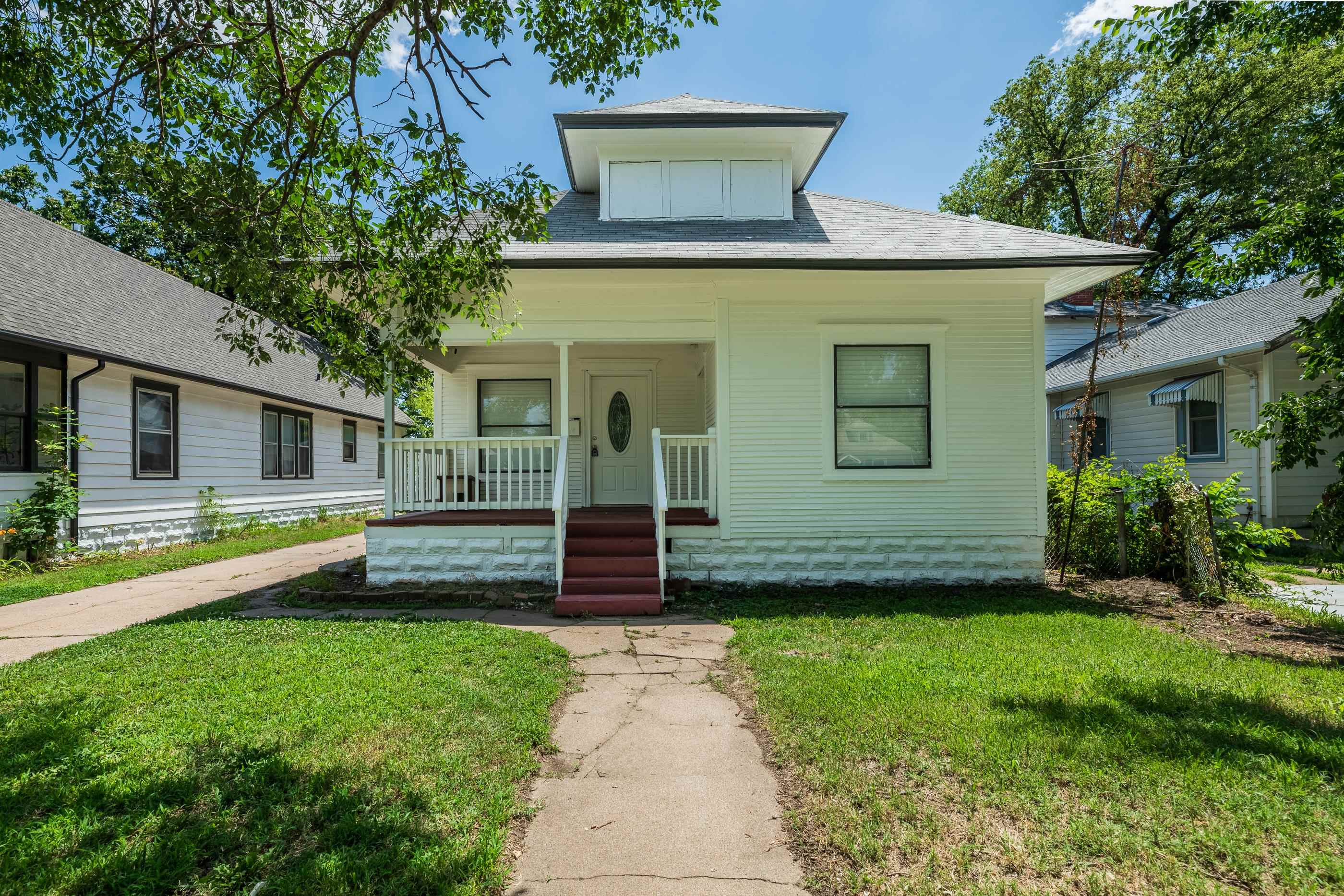 1919 W Maple St