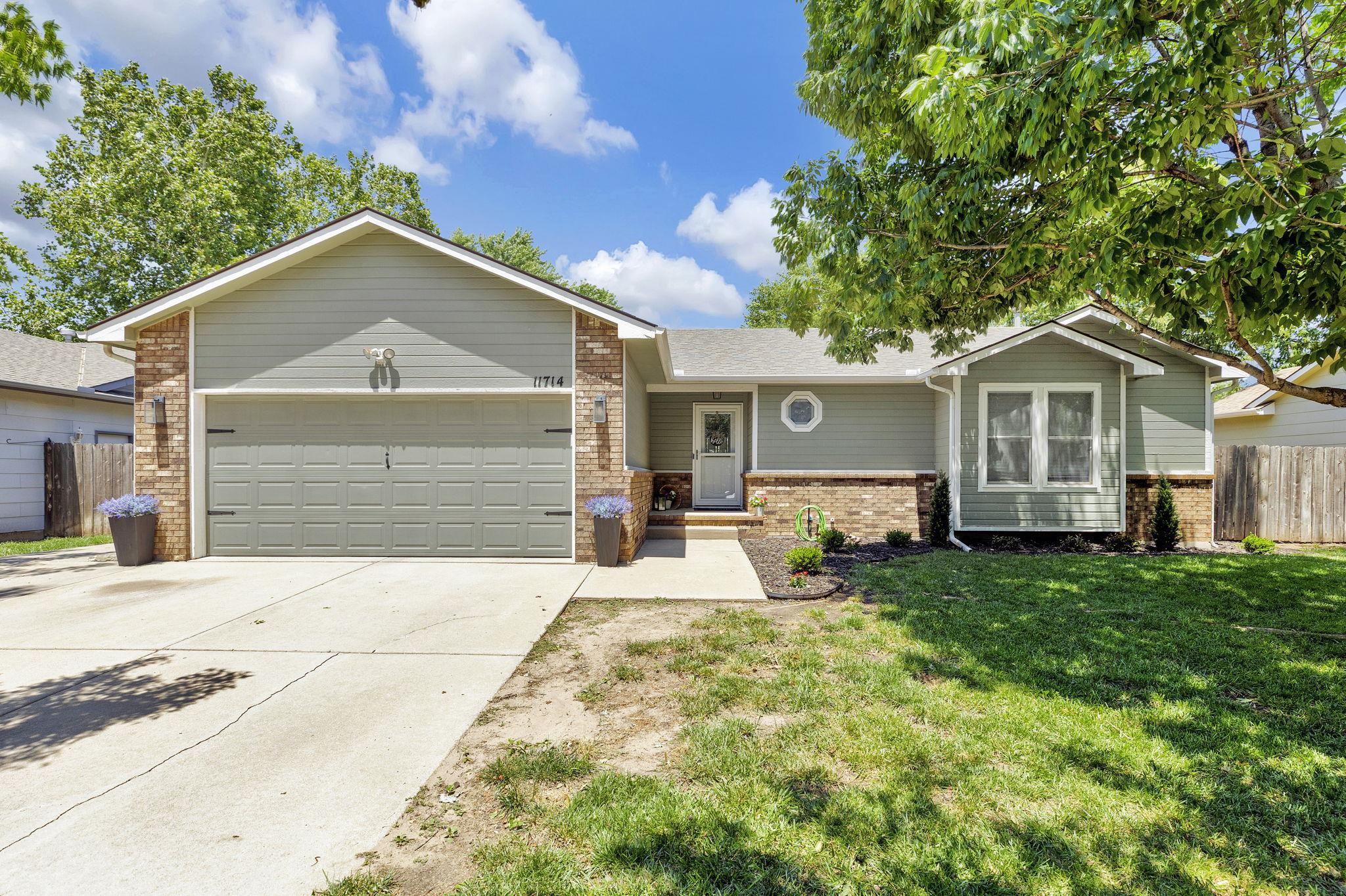 11714 W Hickory Ln Property Photo 1