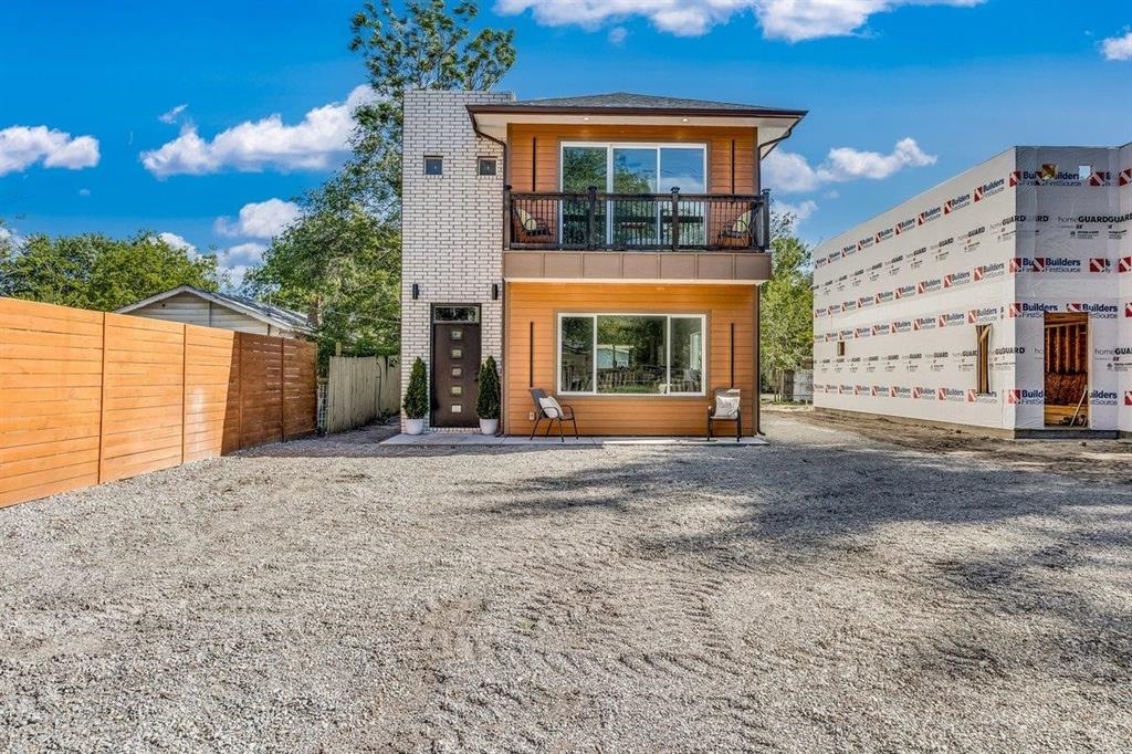 114 W Aley Way Property Photo 1