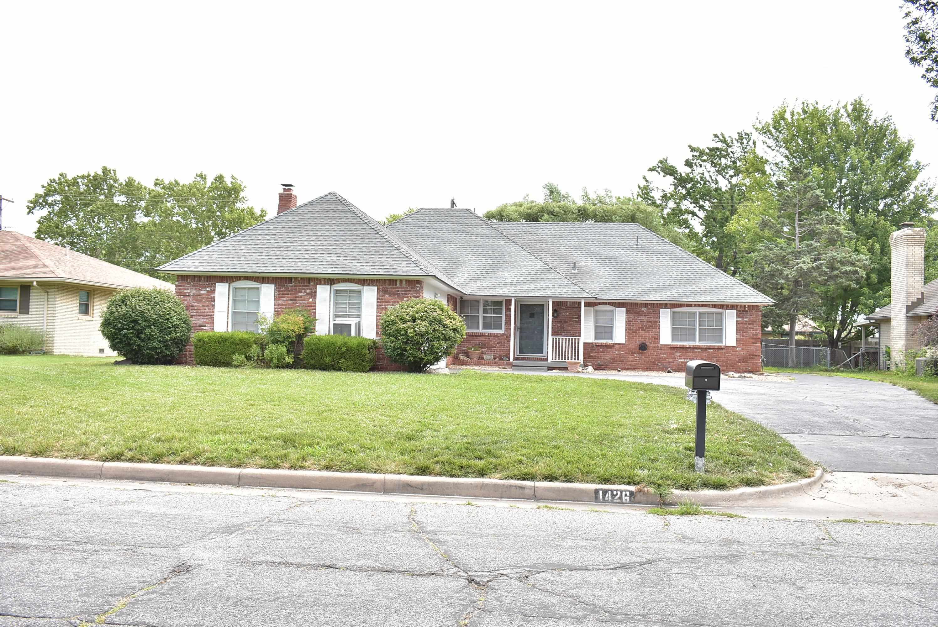 1426 N Westlynn Property Photo 1