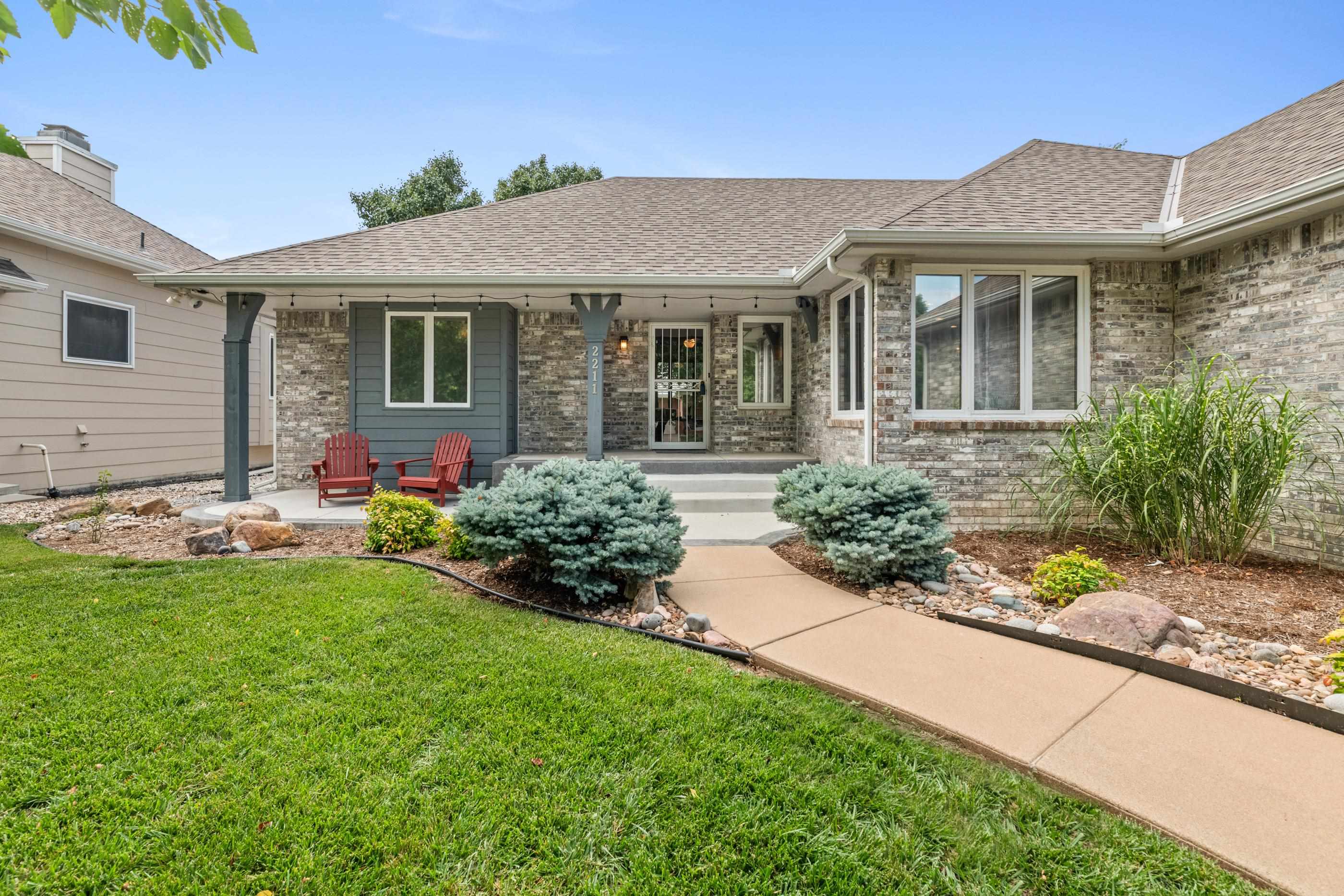 2211 N Stoneybrook Ct Property Photo 1