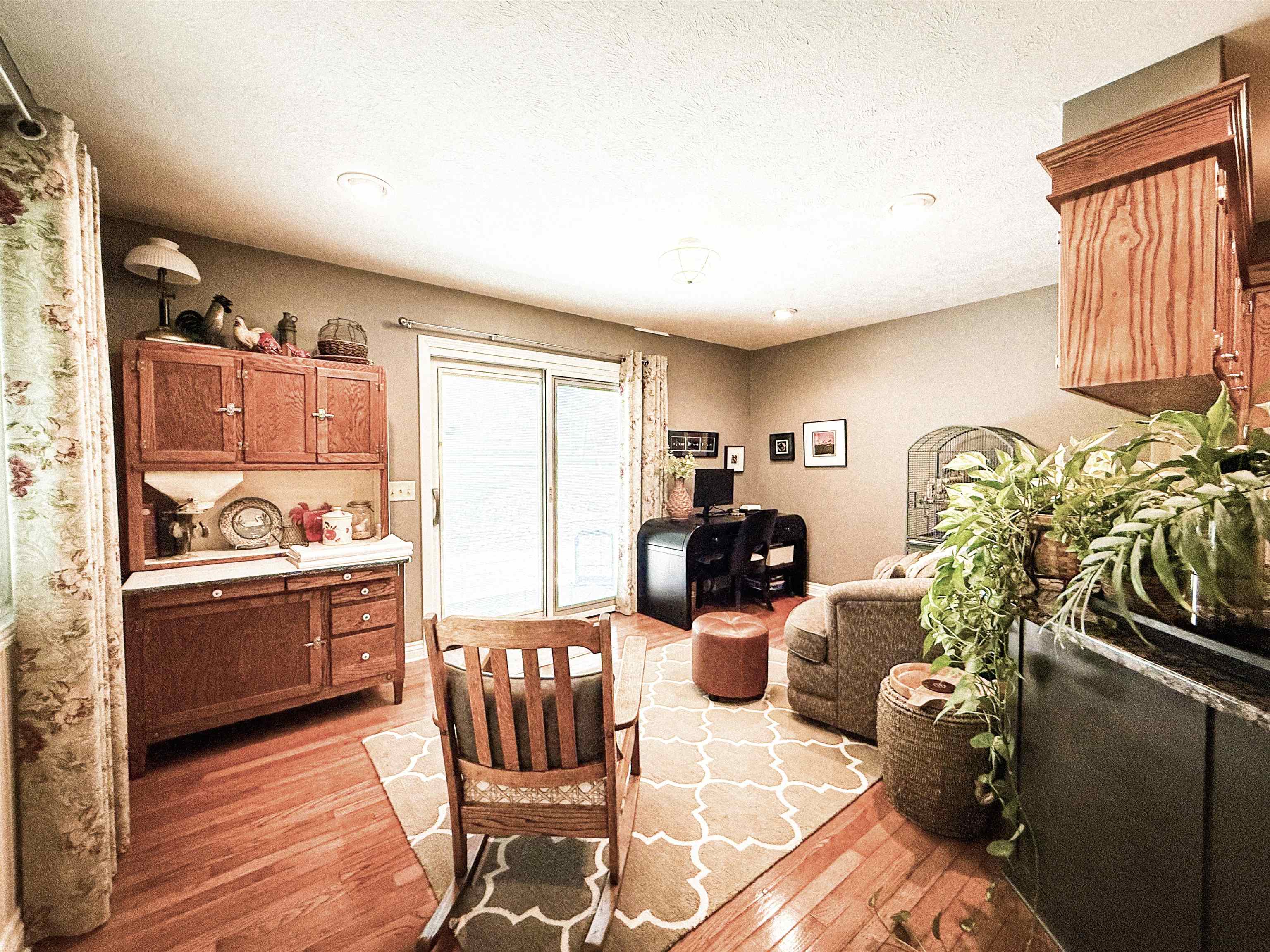 5065 N Old Highway 81 Property Photo 14