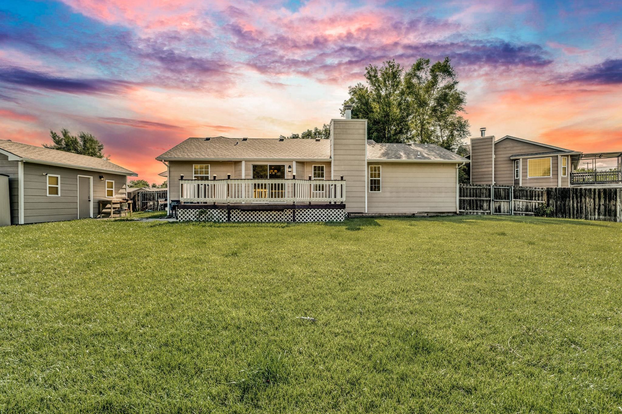 11310 W Carr Ct Property Photo 2
