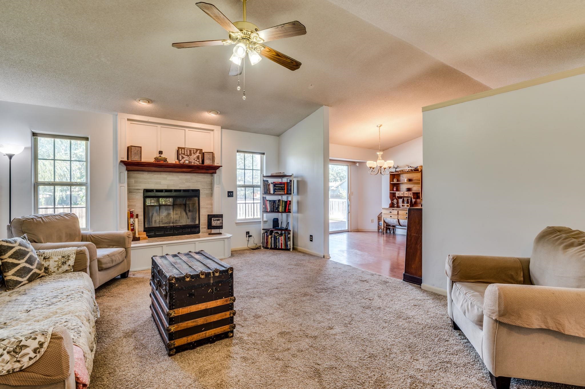 11310 W Carr Ct Property Photo 4