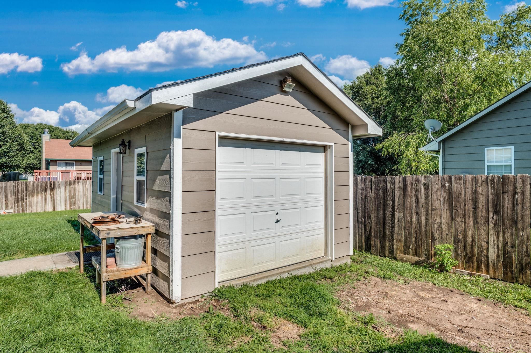 11310 W Carr Ct Property Photo 26