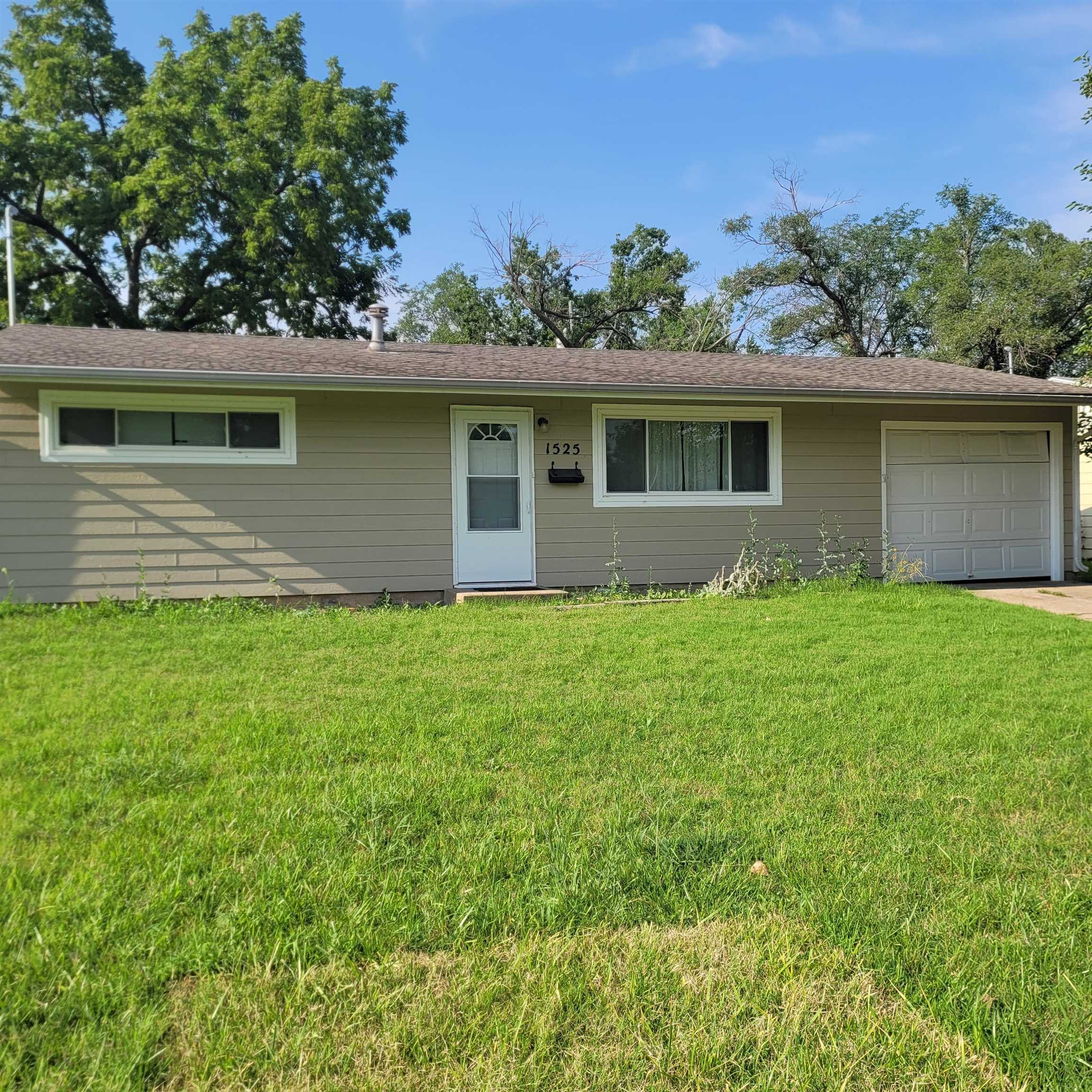 1525 Pawnee Ave Property Photo 1