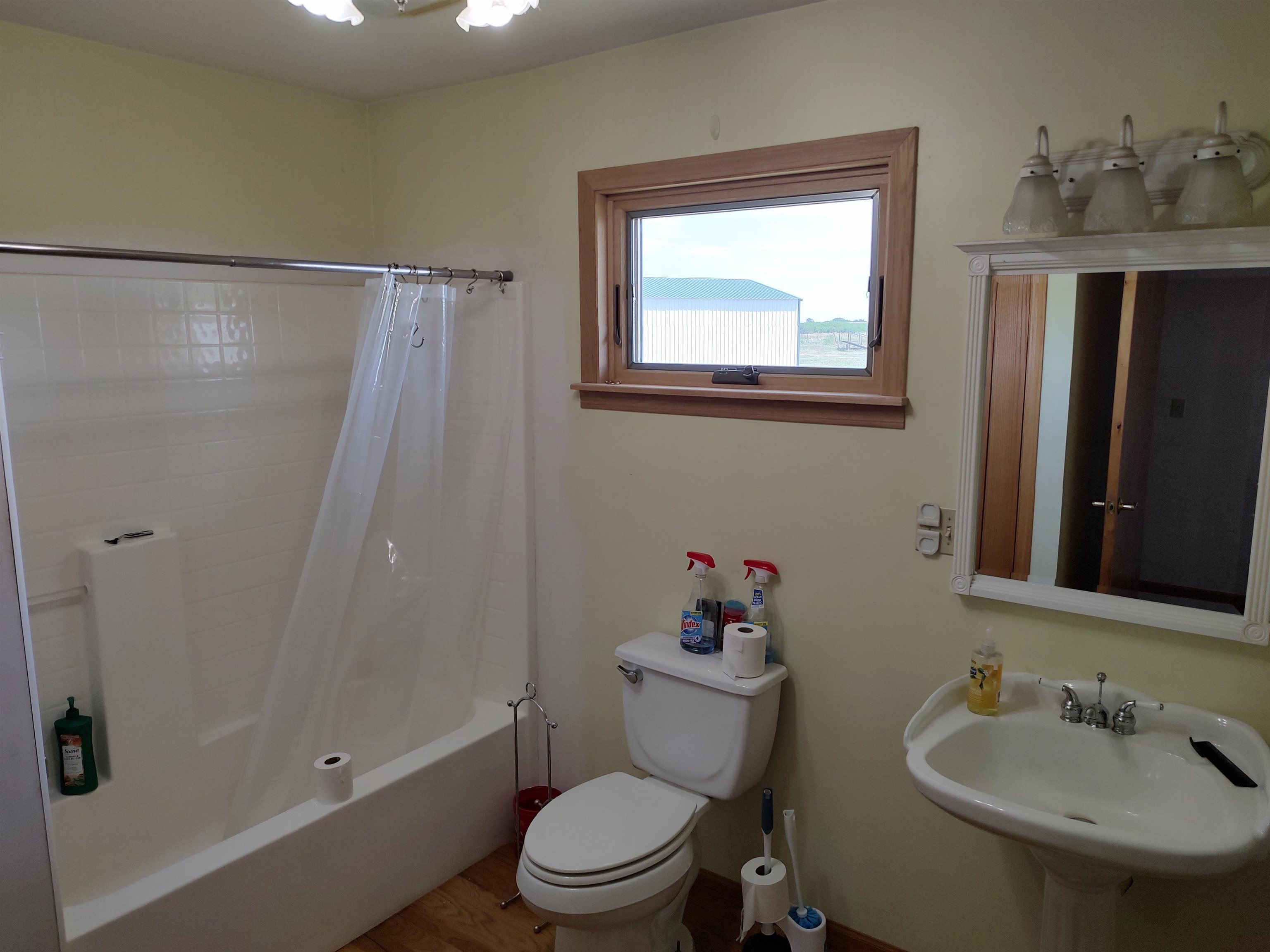 1425 Windmill Rd Property Photo 13