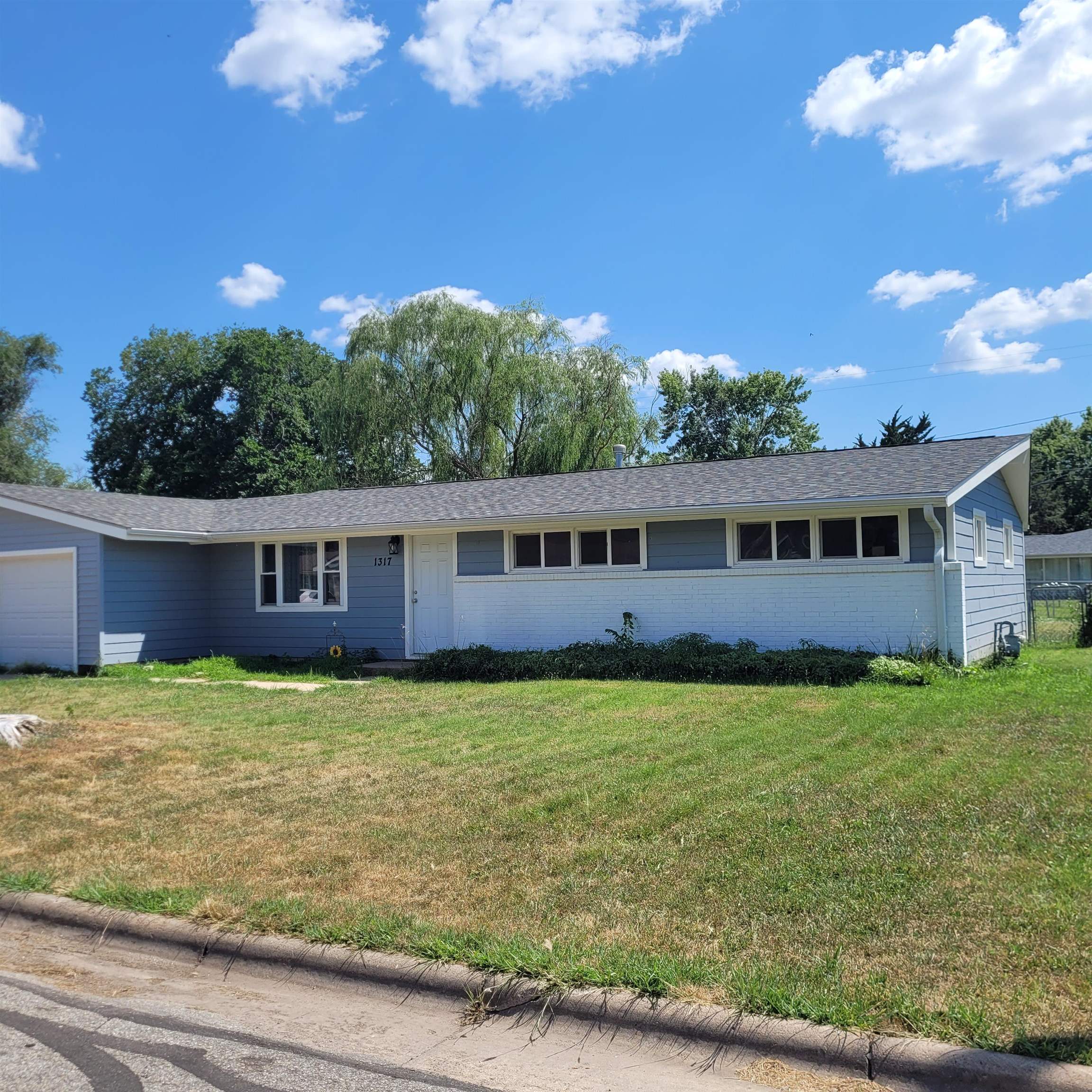 1317 Kingston Dr Property Photo 1