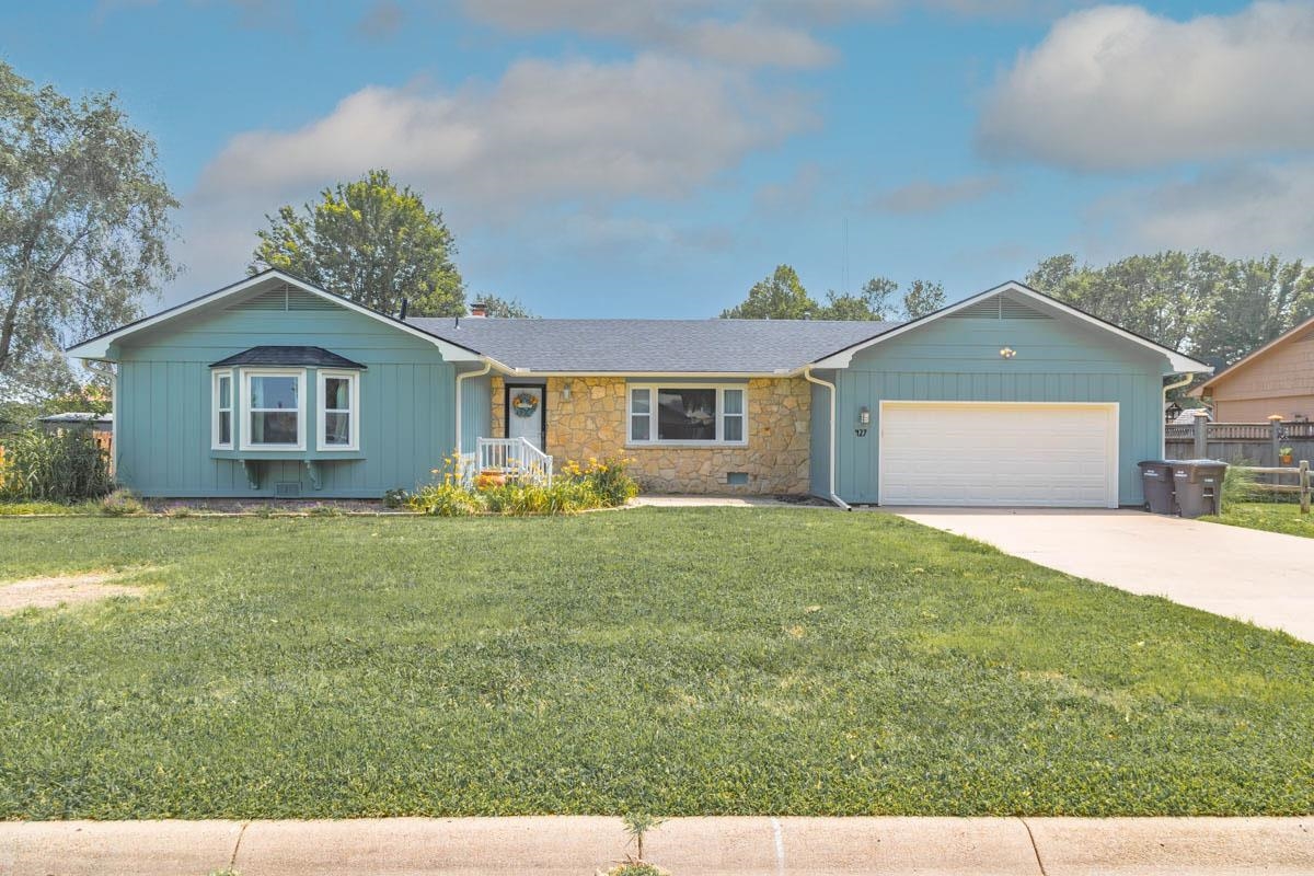 427 Warren Way Property Photo 1
