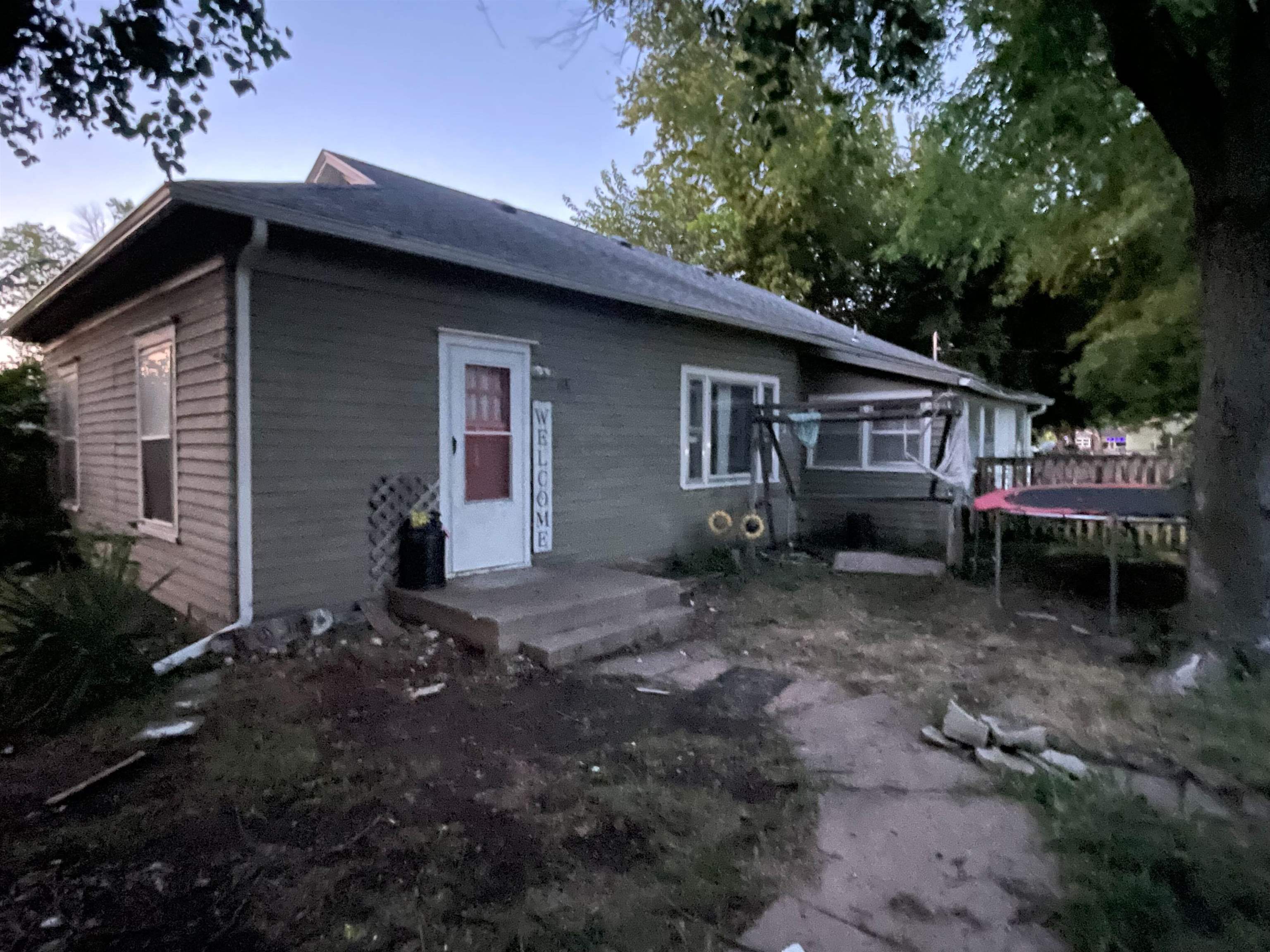 118 N Chestnut St Property Photo 1