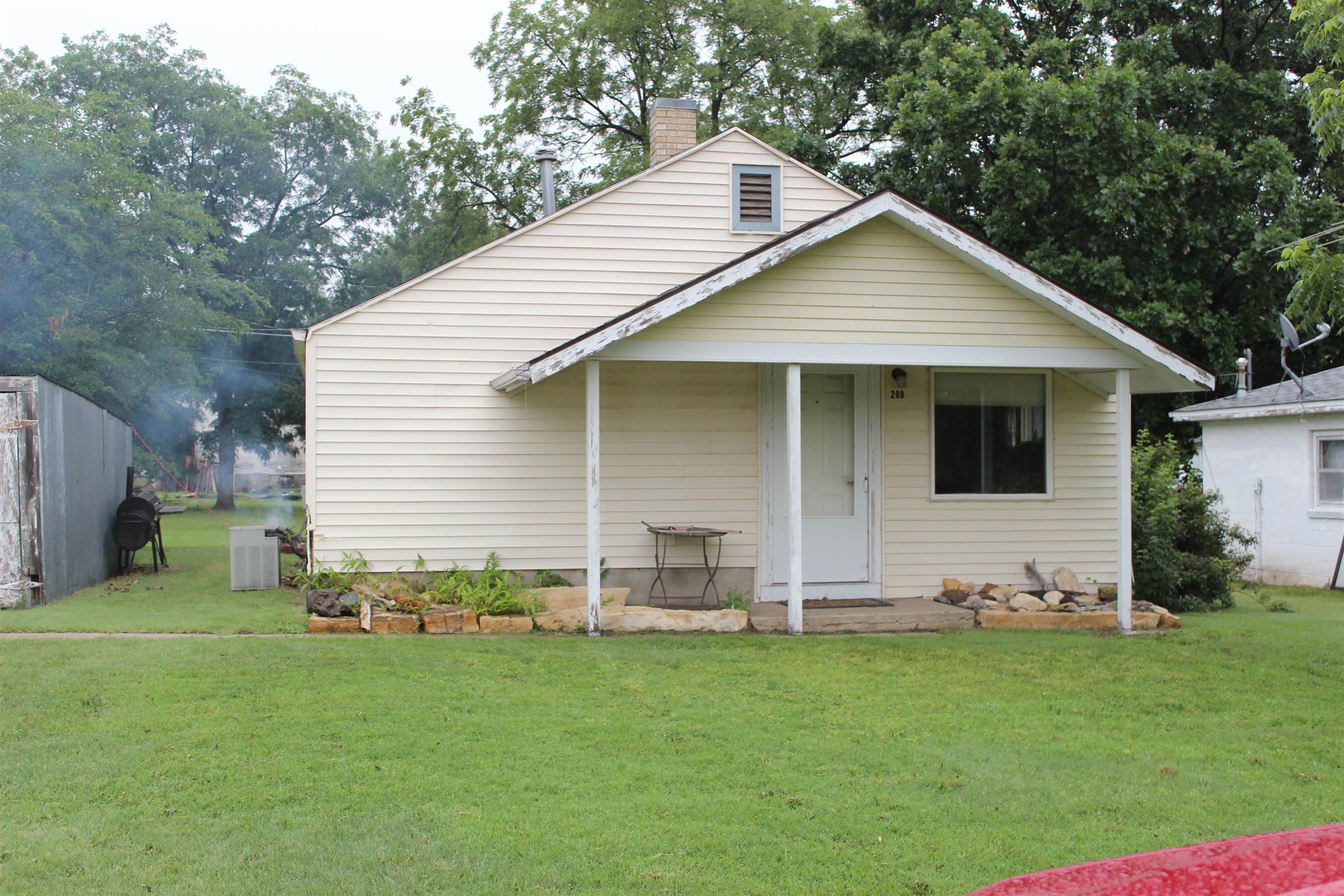 209 West Street Property Photo 1
