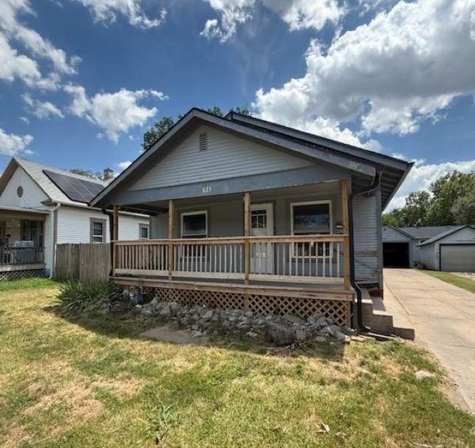823 W South St