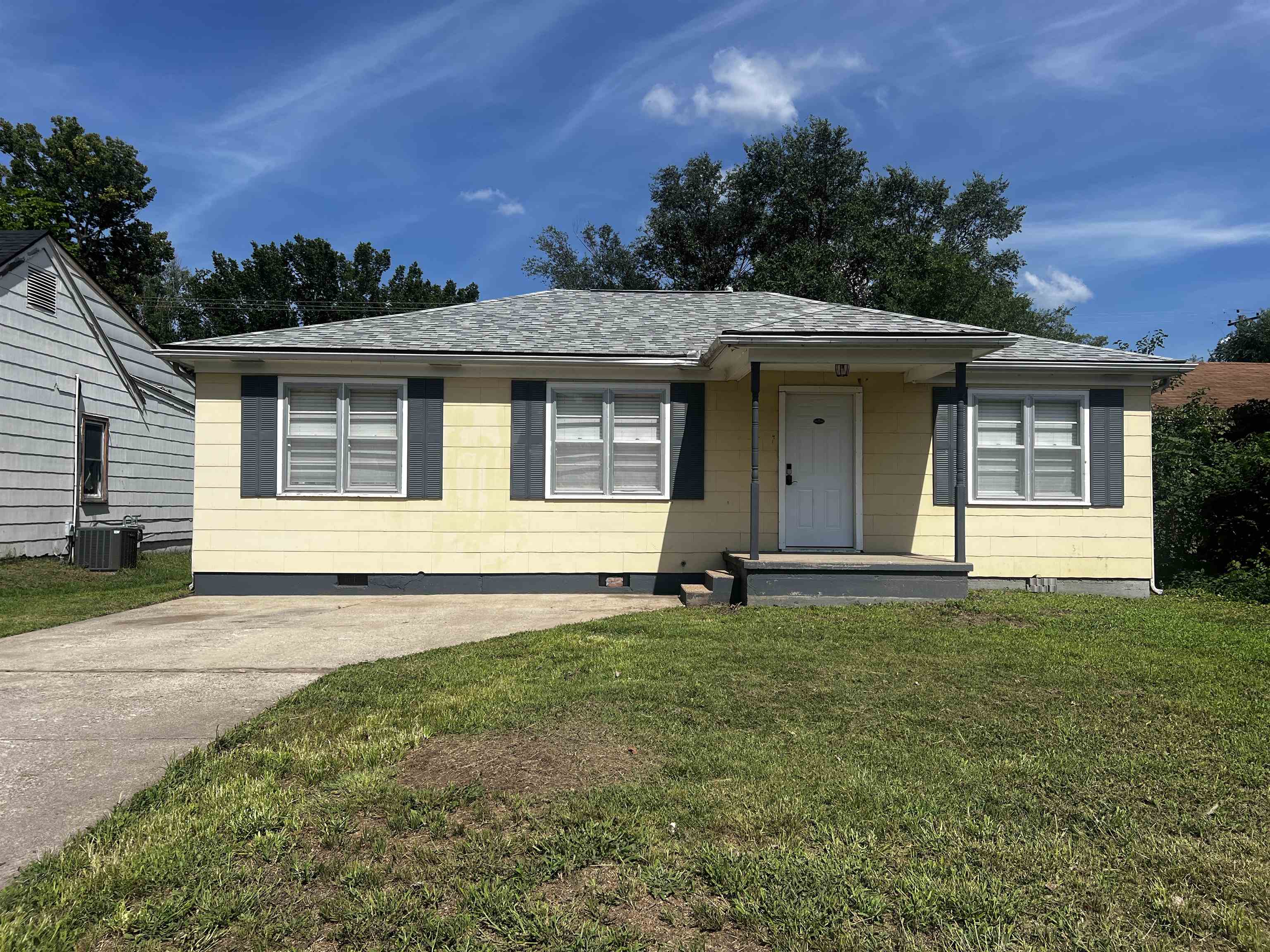 712 N 8 Property Photo 1