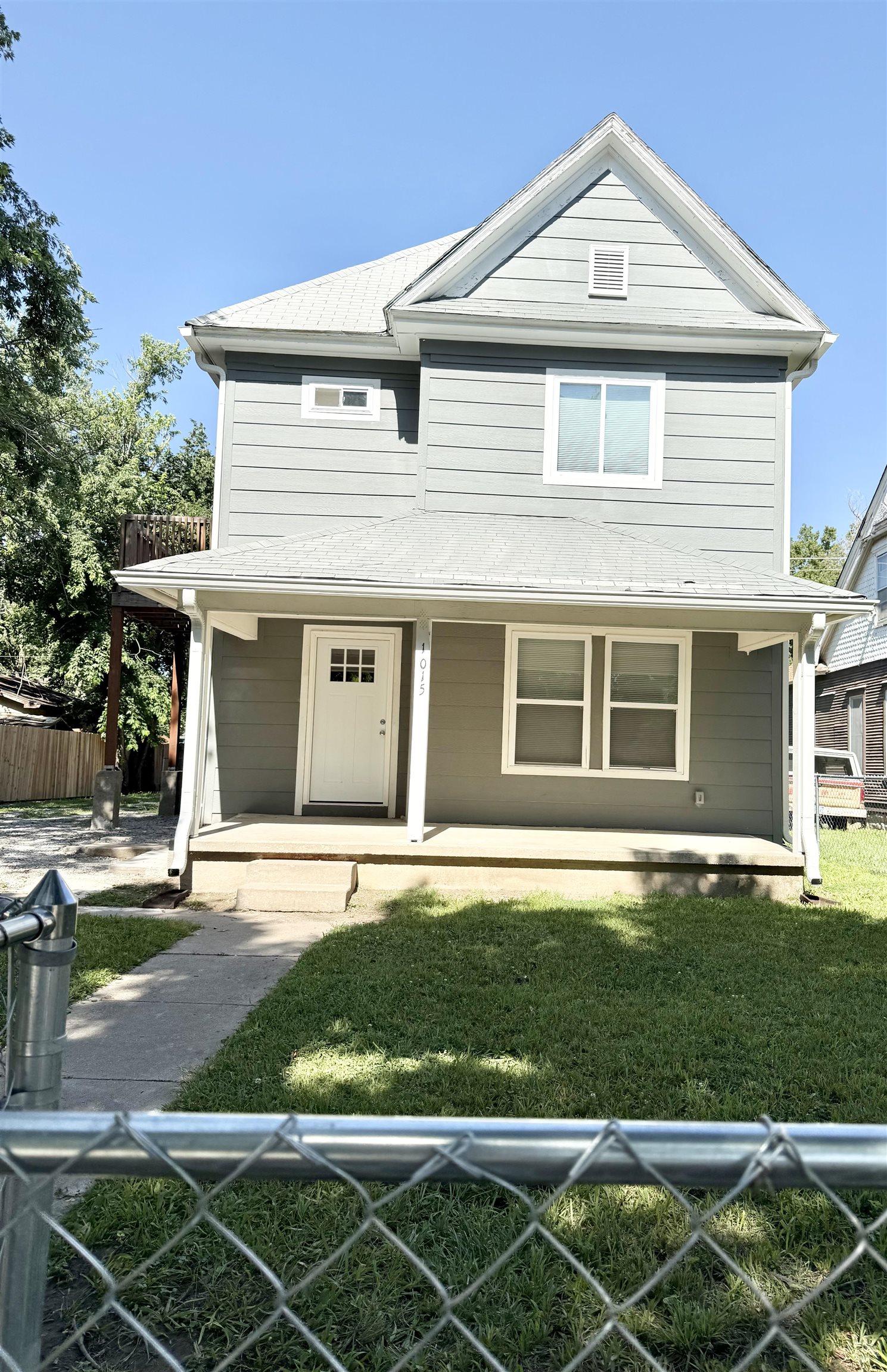 1015 S Main St Property Photo 1