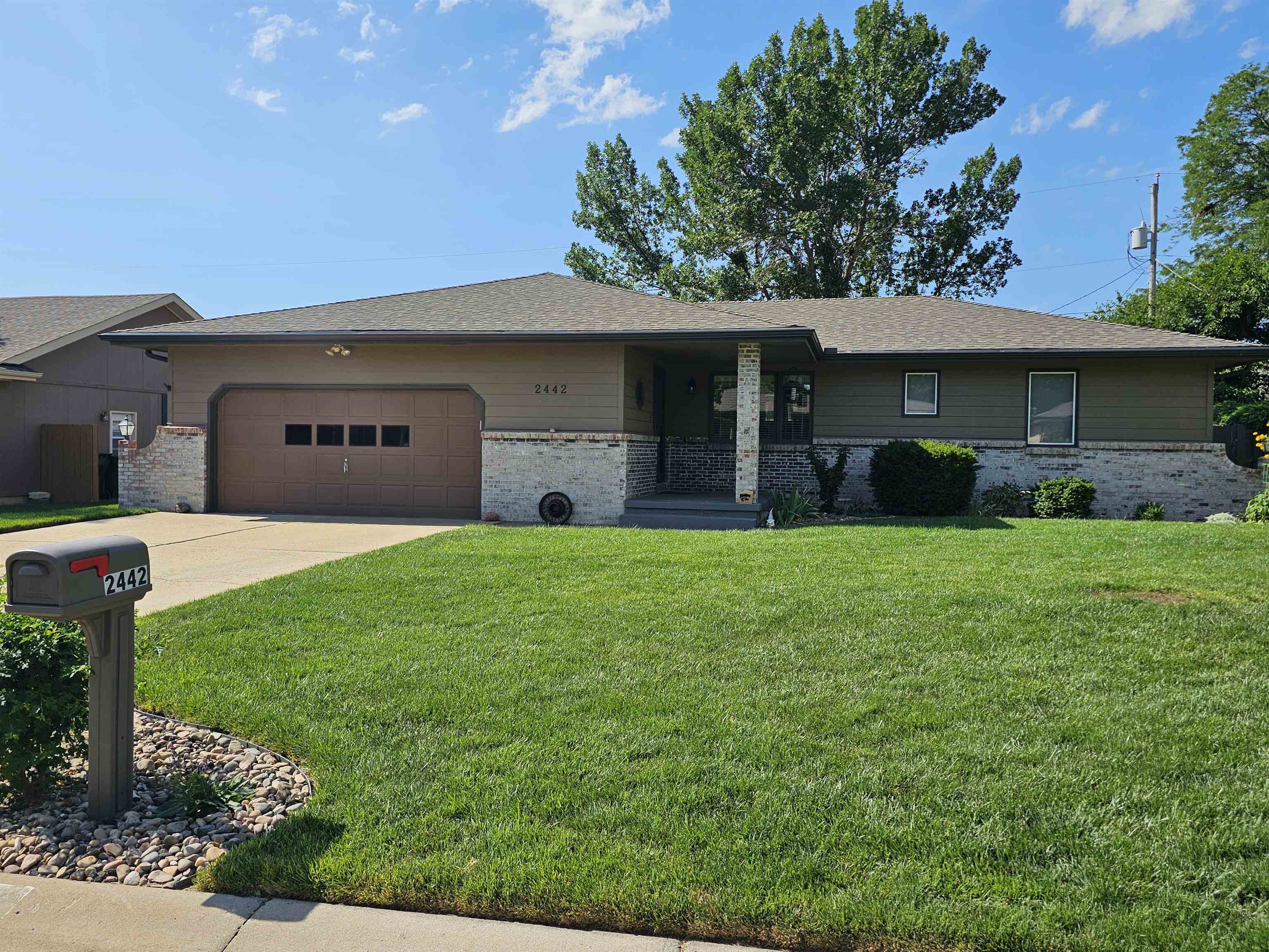 2442 Village Ln Property Photo 1