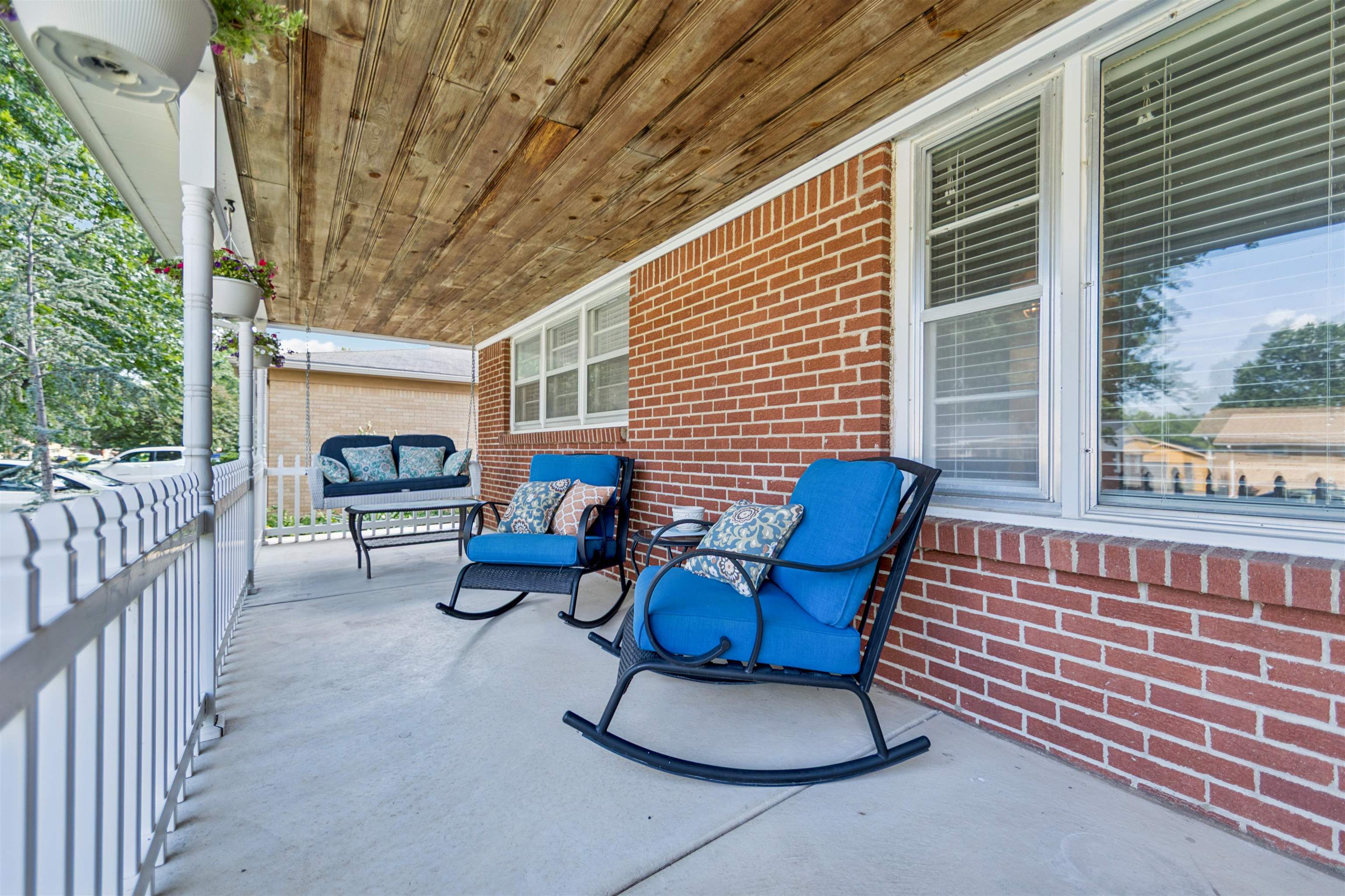 1227 N Derby Ave Property Photo 5