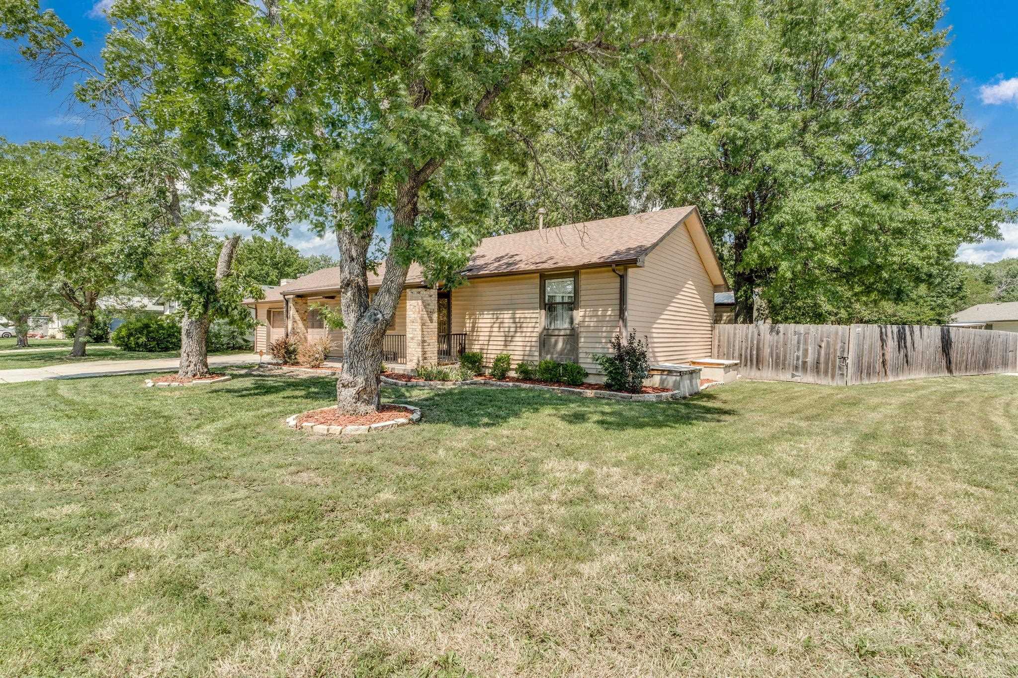 1034 S Dalton Dr Property Photo 3