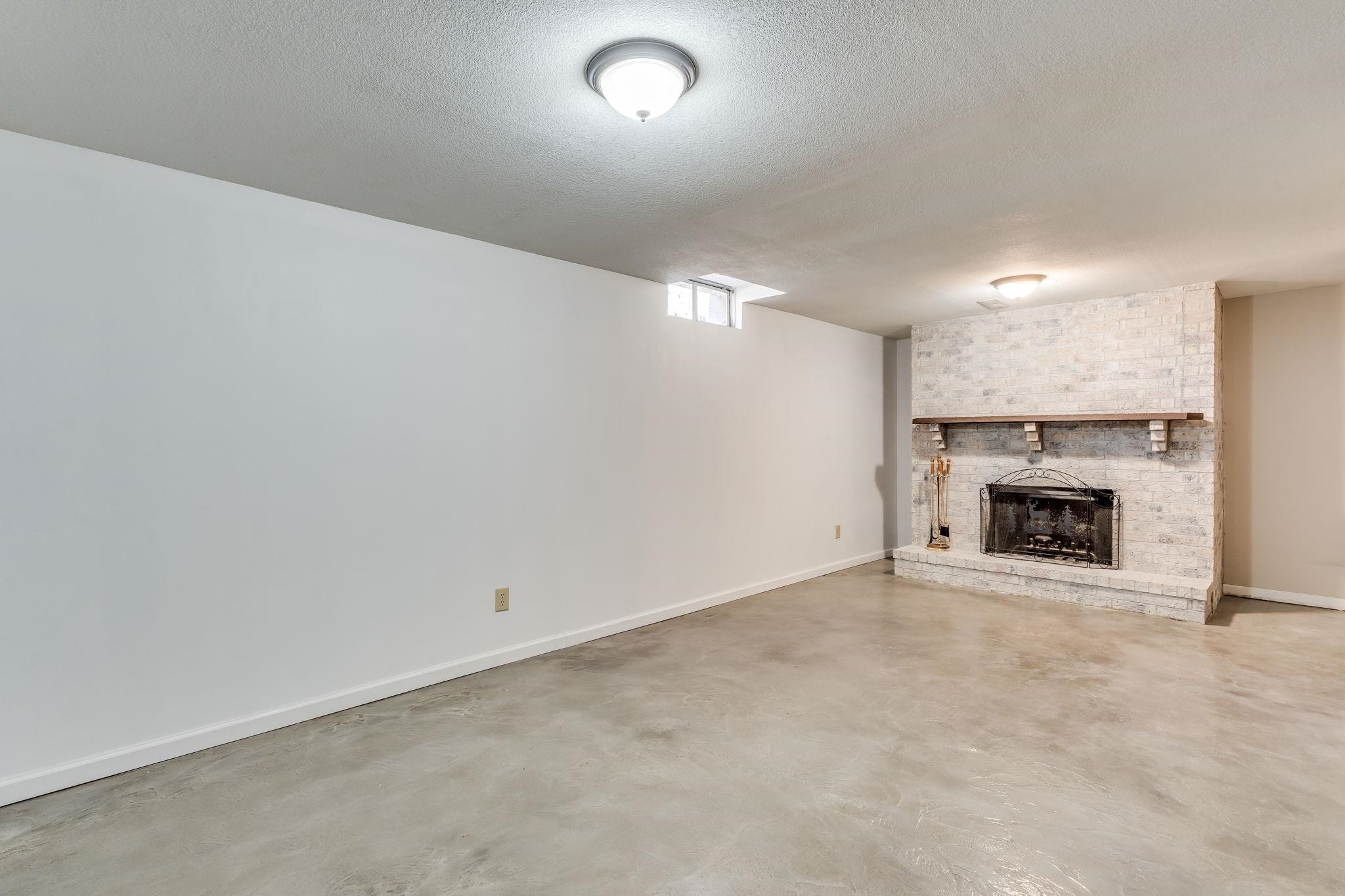 1034 S Dalton Dr Property Photo 18