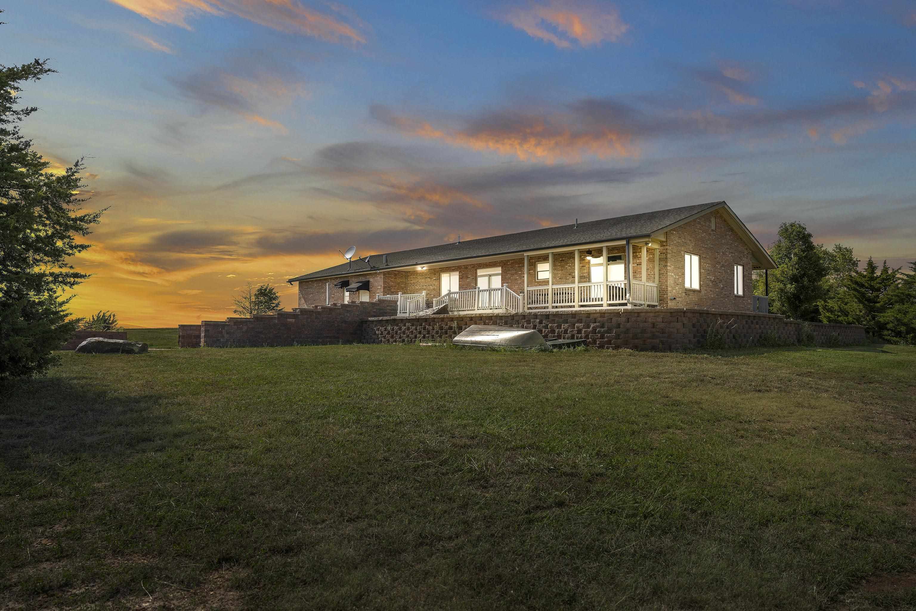 105 Jet Cir Property Photo 4