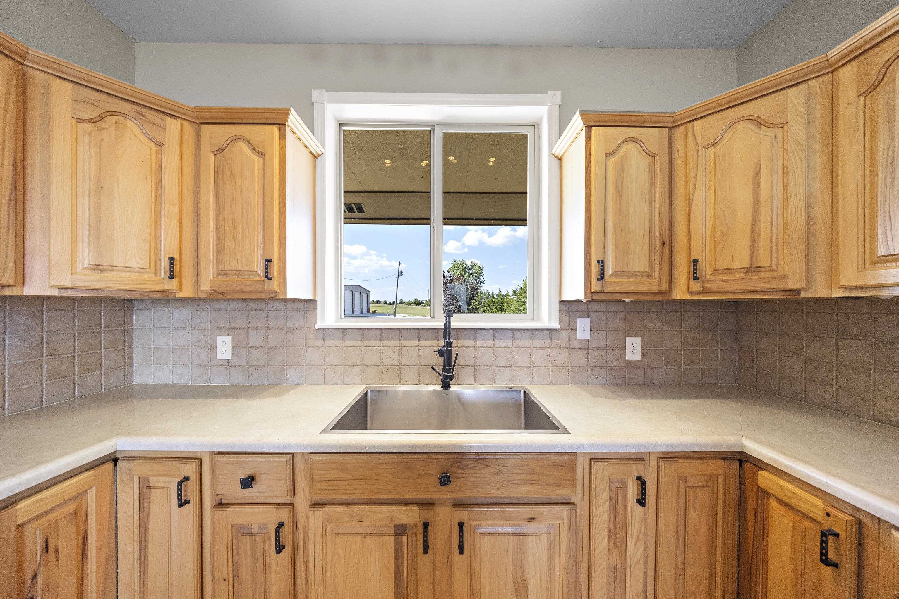 105 Jet Cir Property Photo 20