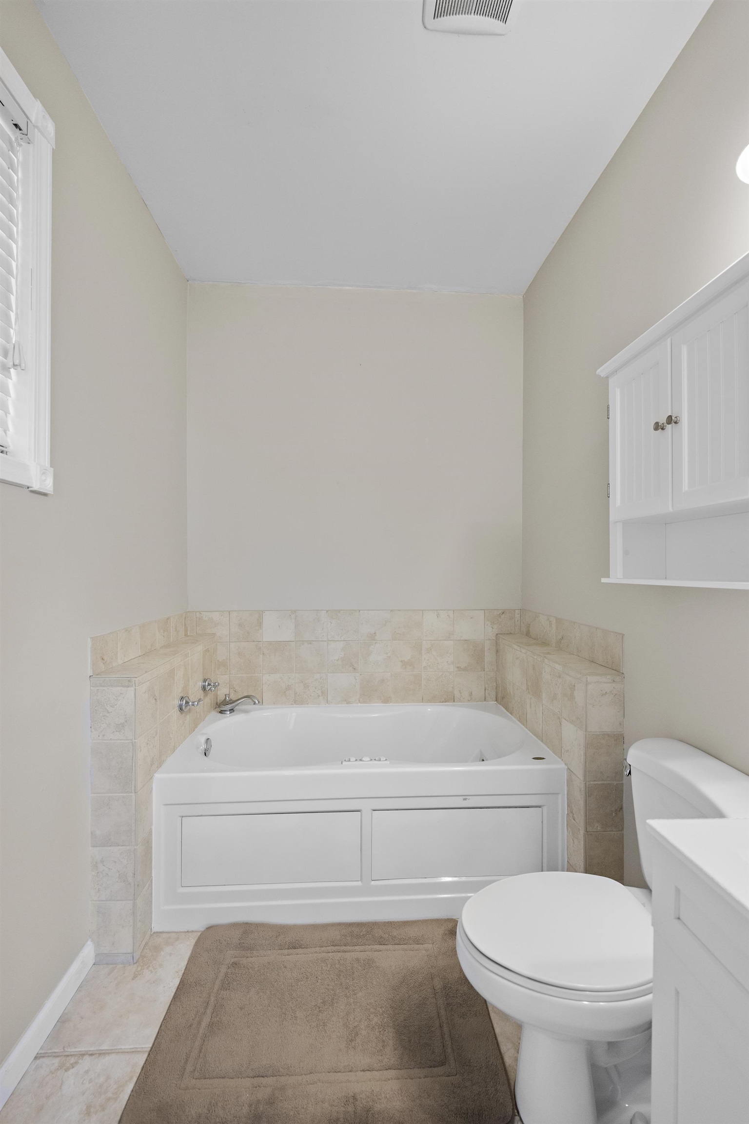 105 Jet Cir Property Photo 27