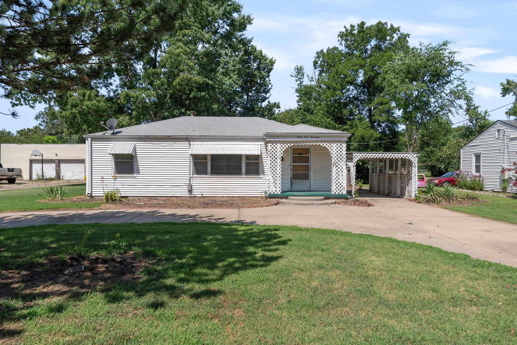 3317 S Silver St Property Photo 1