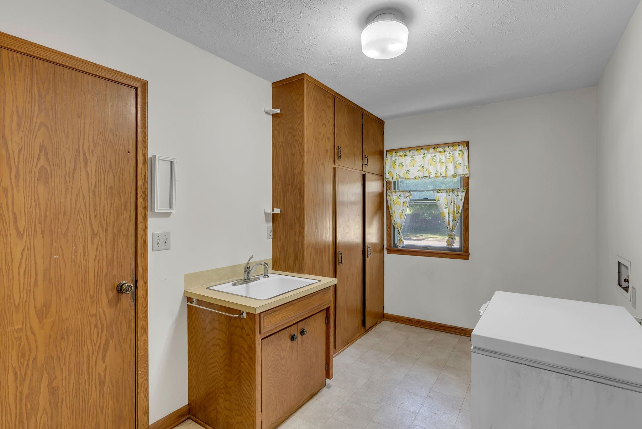401 S Edwards Ave. Property Photo 14