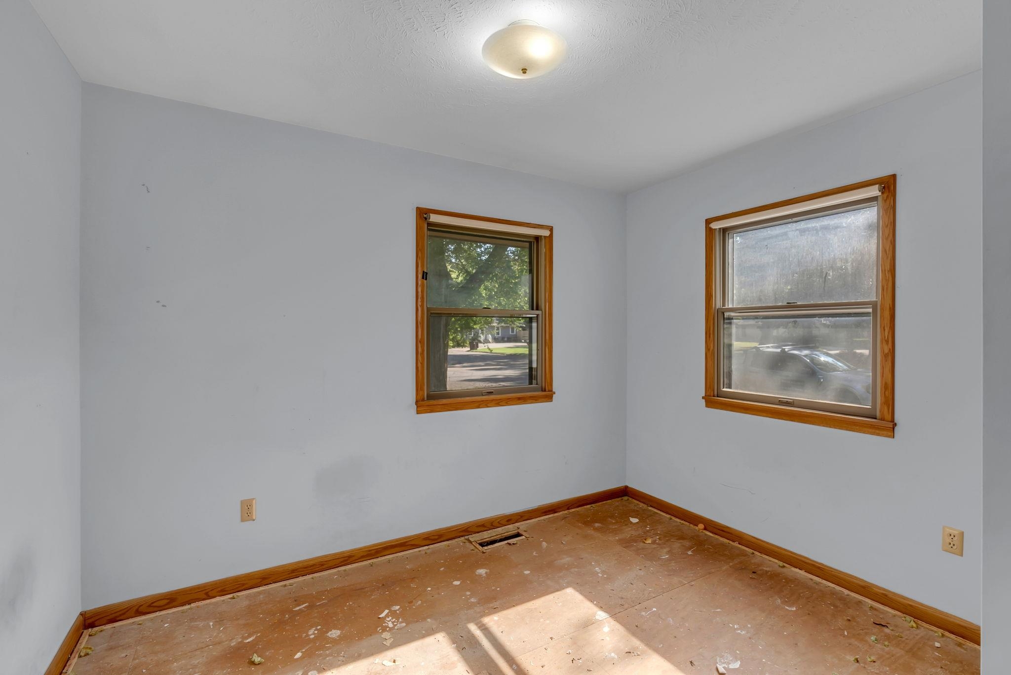 401 S Edwards Ave. Property Photo 17