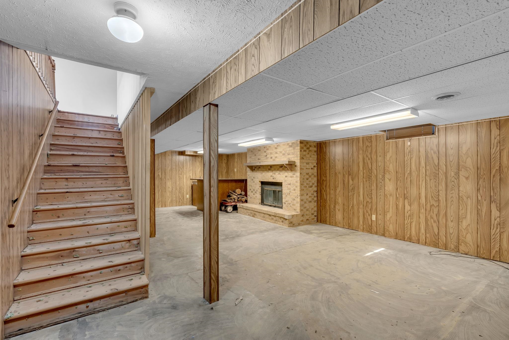 401 S Edwards Ave. Property Photo 18