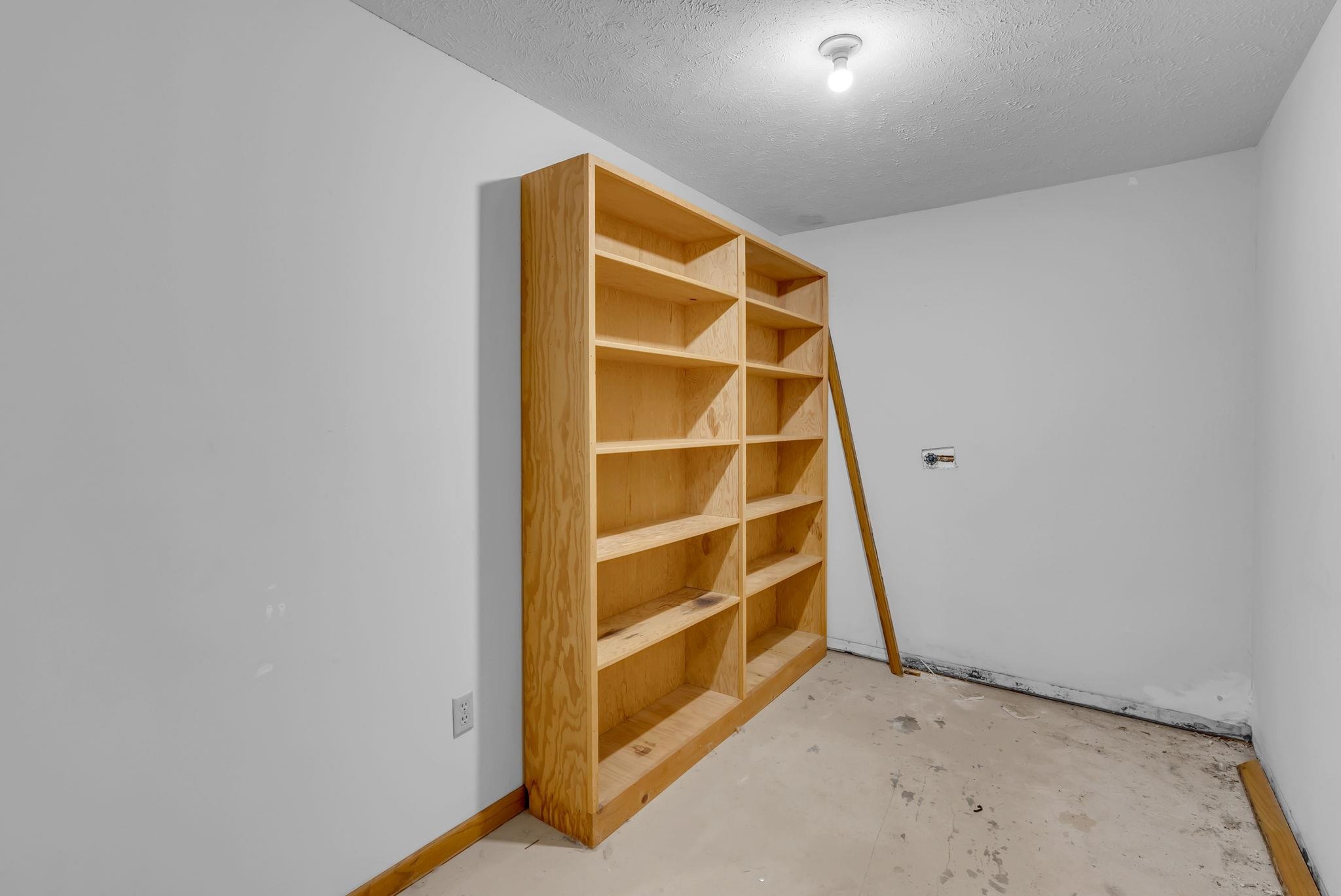 401 S Edwards Ave. Property Photo 19