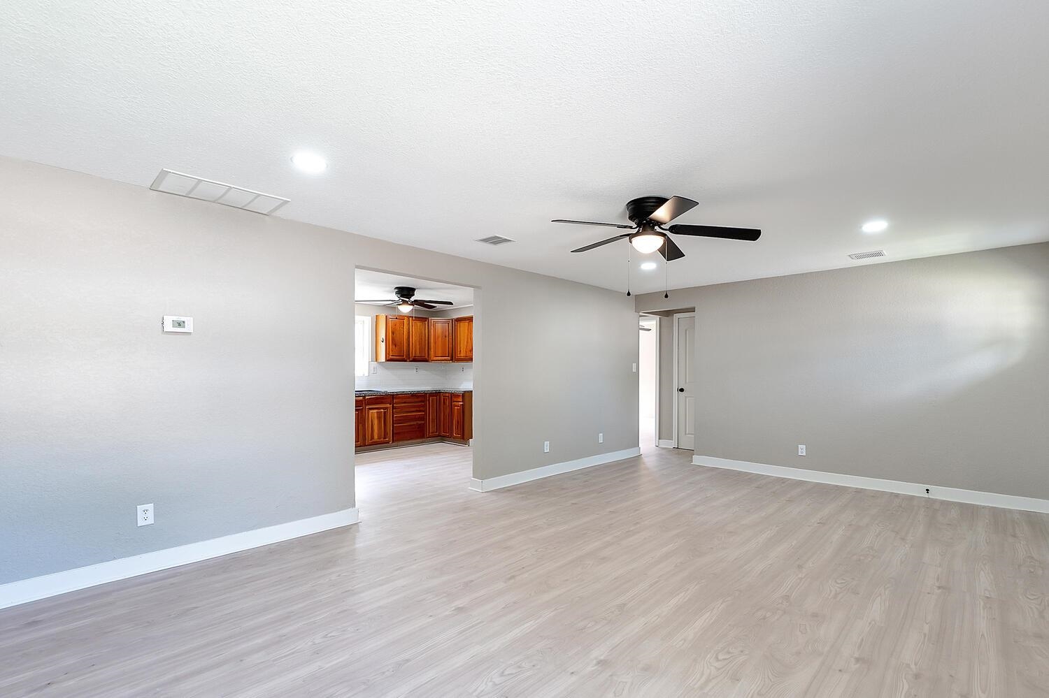 506 Sunnyside Ct Property Photo 5