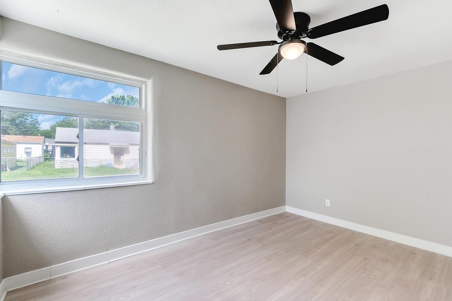 506 Sunnyside Ct Property Photo 15