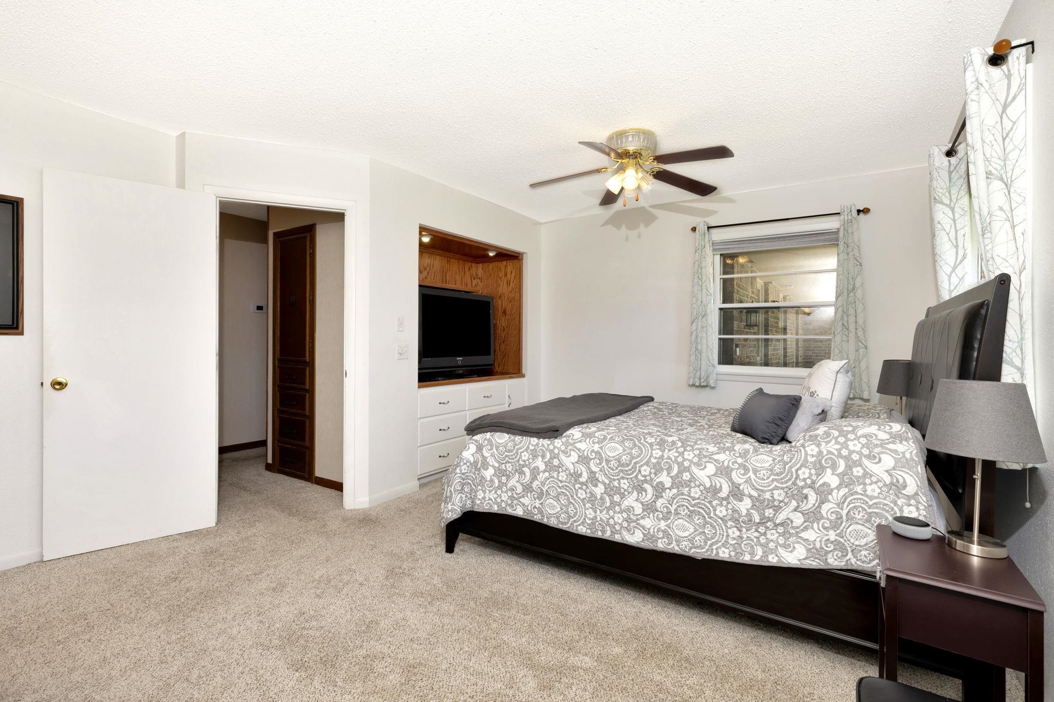 5575 N Sedgwick Property Photo 14