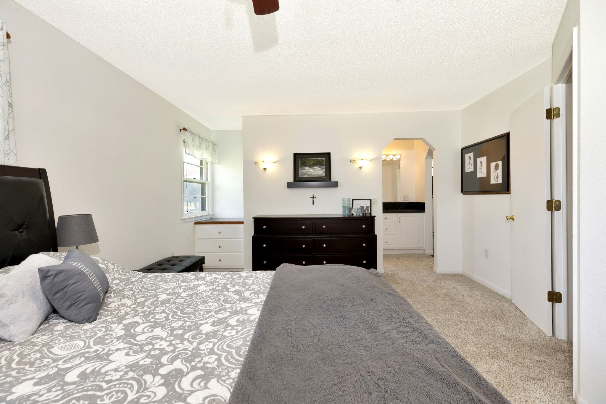 5575 N Sedgwick Property Photo 15