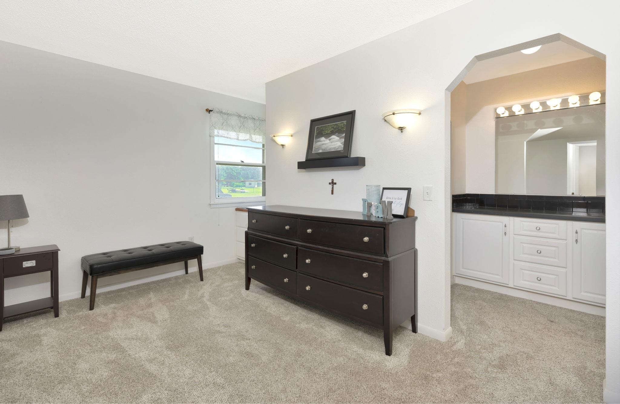 5575 N Sedgwick Property Photo 16