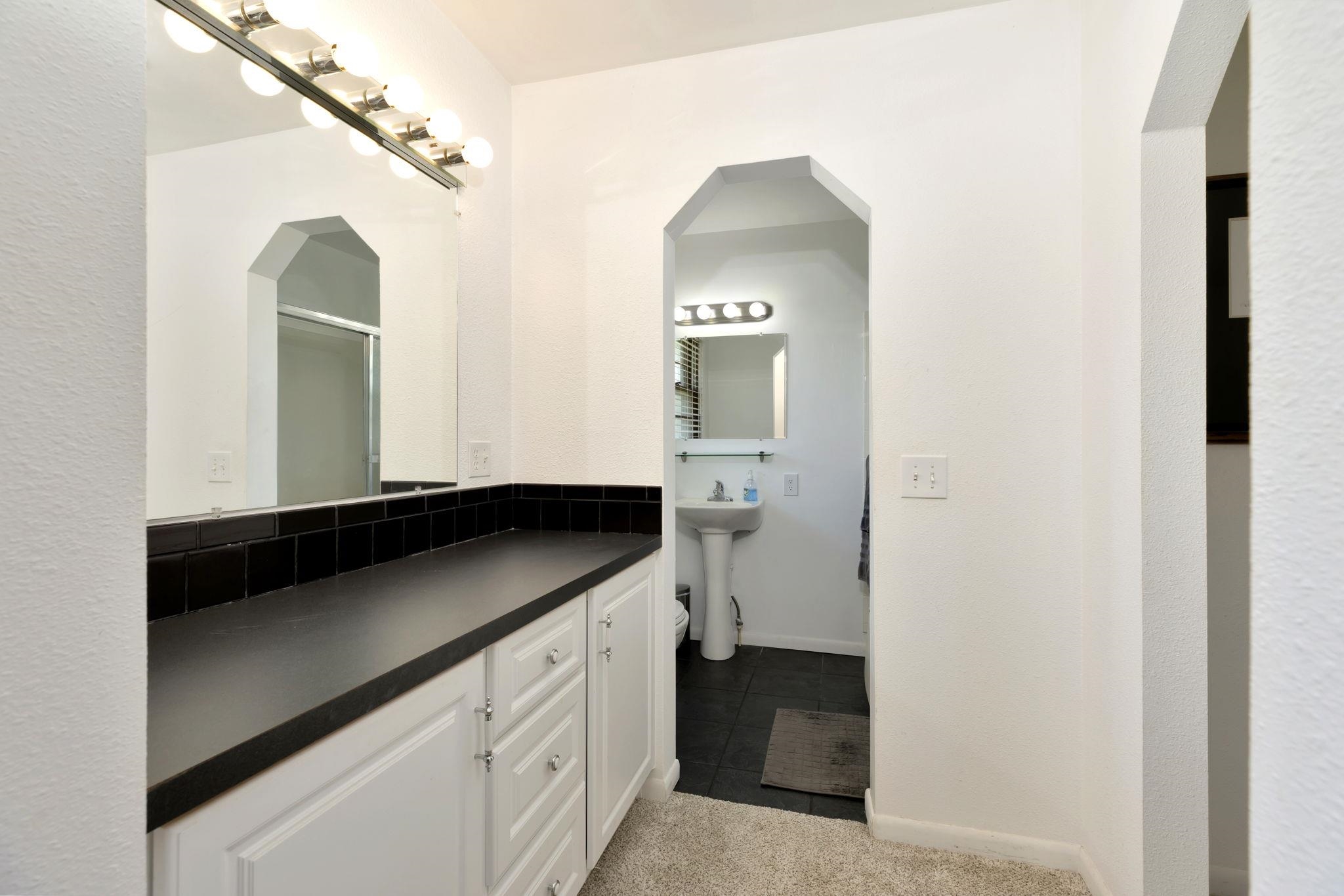 5575 N Sedgwick Property Photo 17