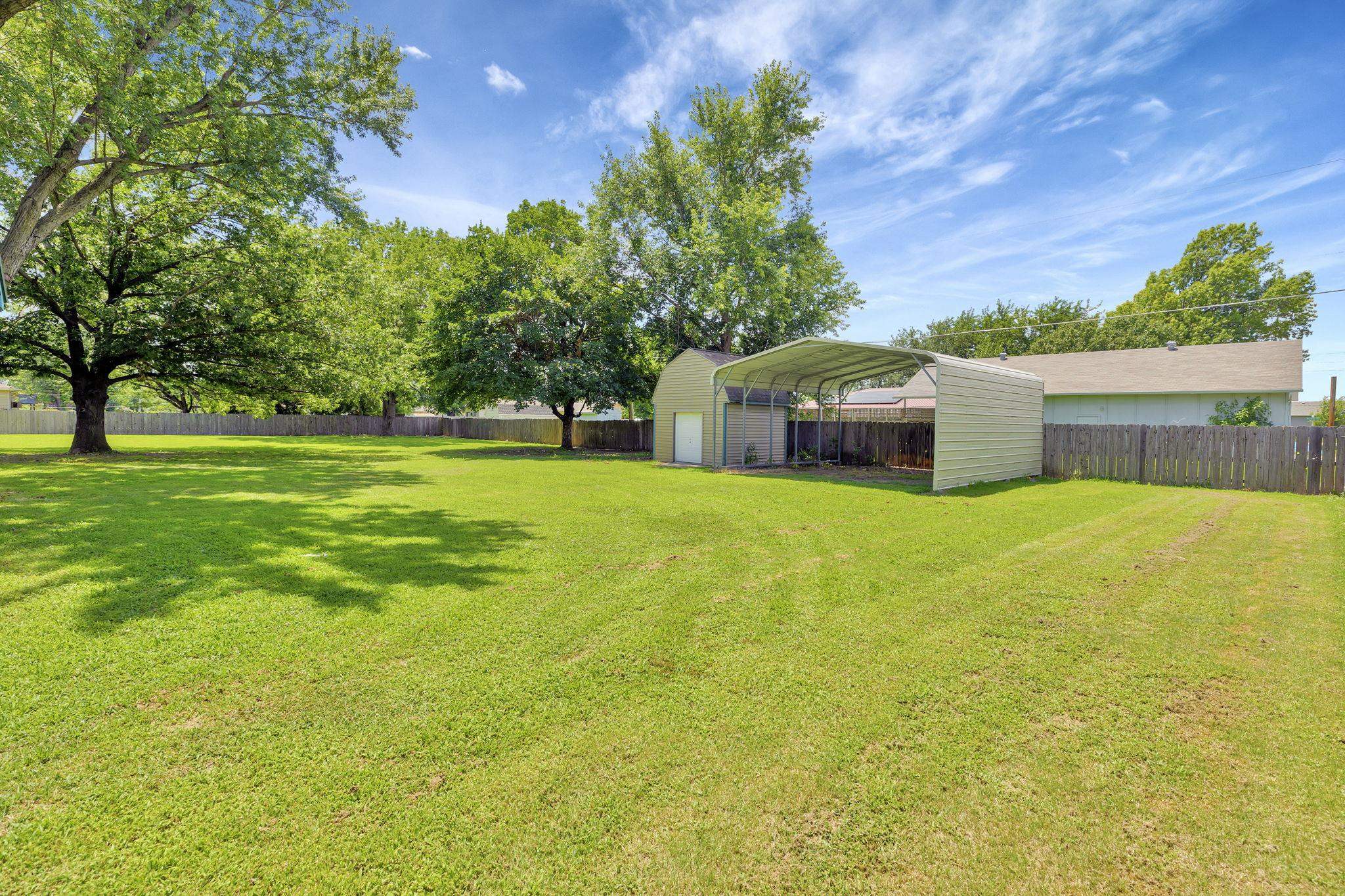 5575 N Sedgwick Property Photo 30