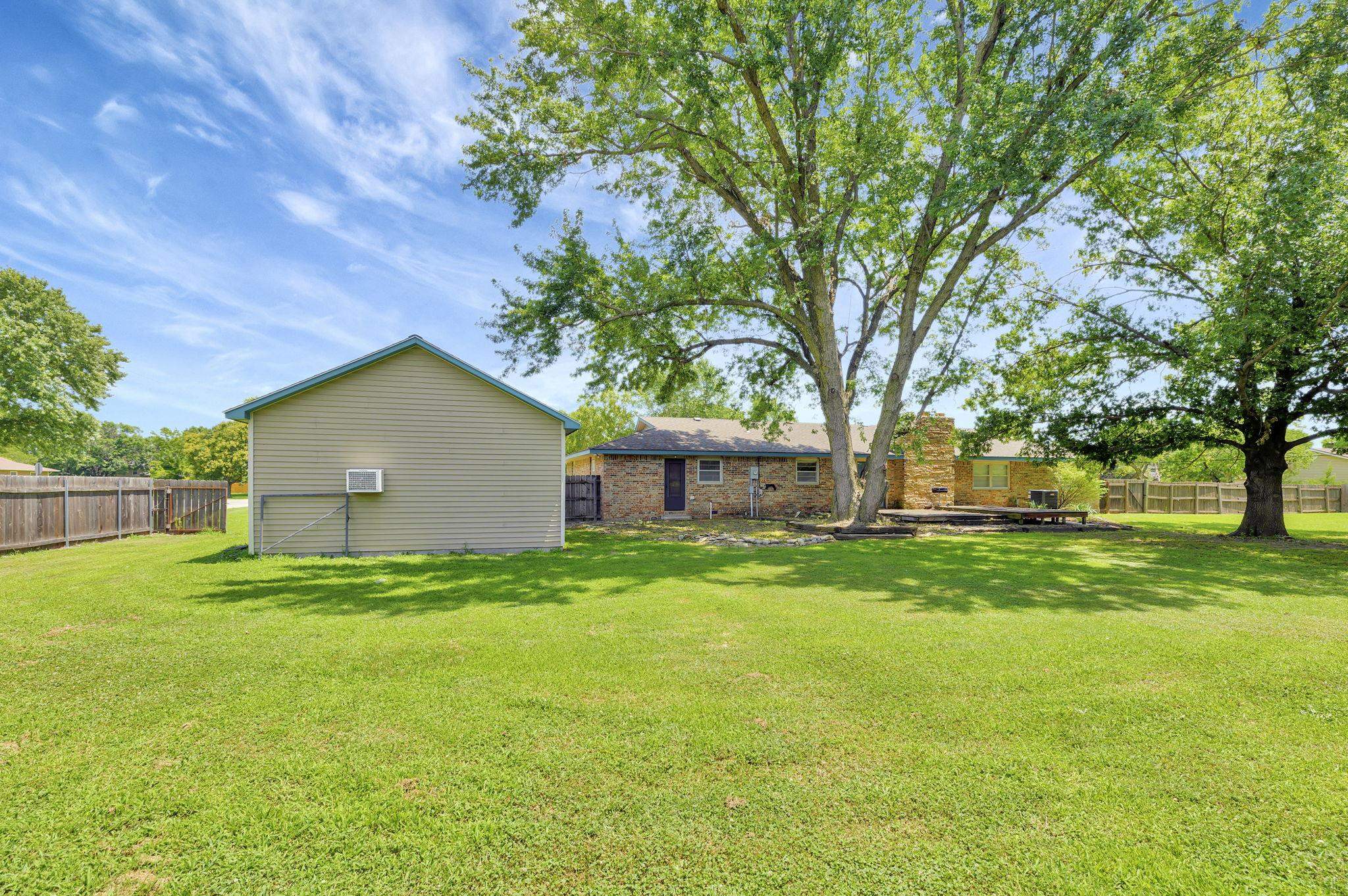 5575 N Sedgwick Property Photo 31