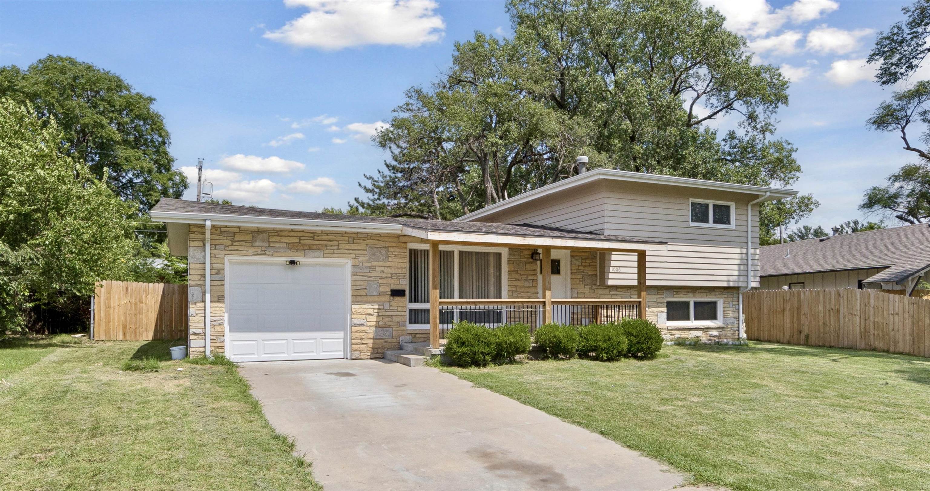 1006 S Paige St Property Photo 1