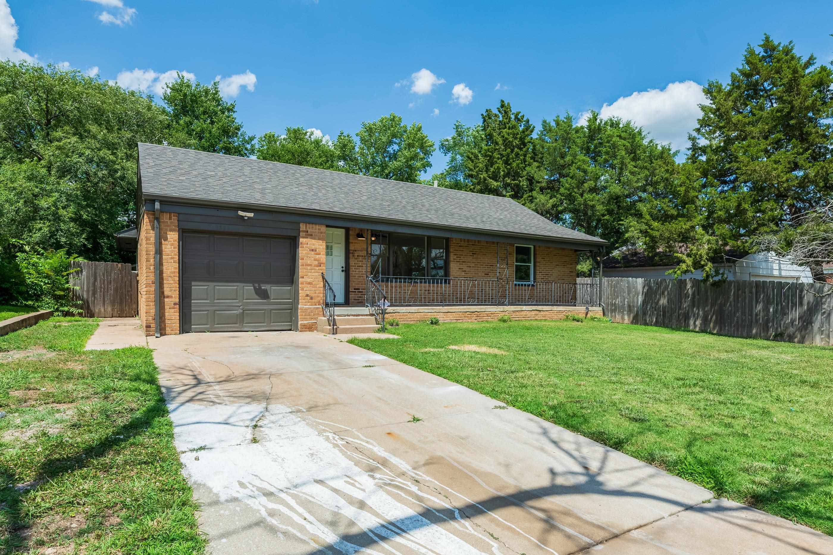 7334 E Gilbert St Property Photo 1