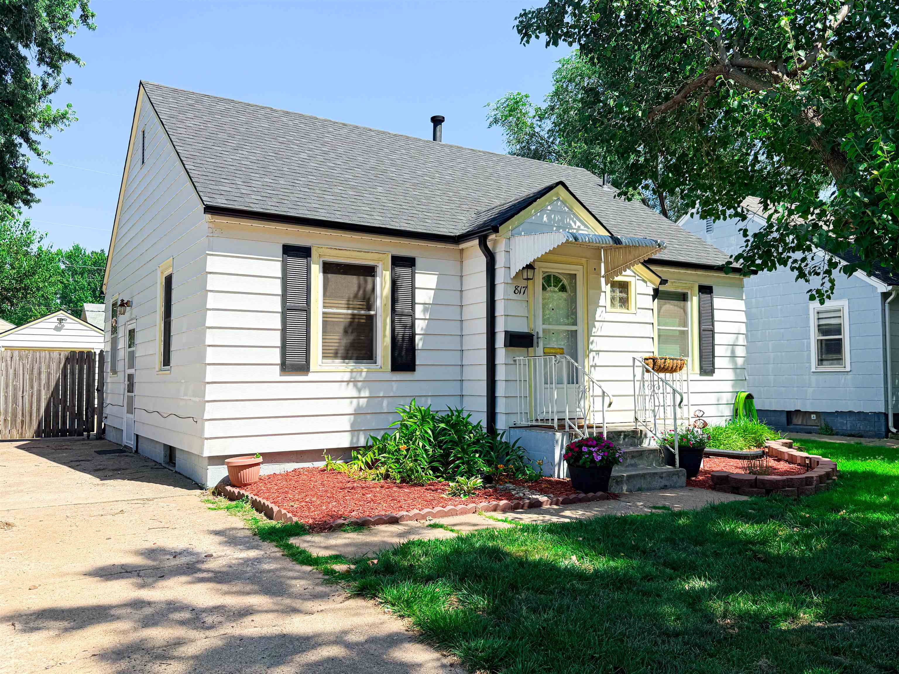 817 Sherman St Property Photo 1
