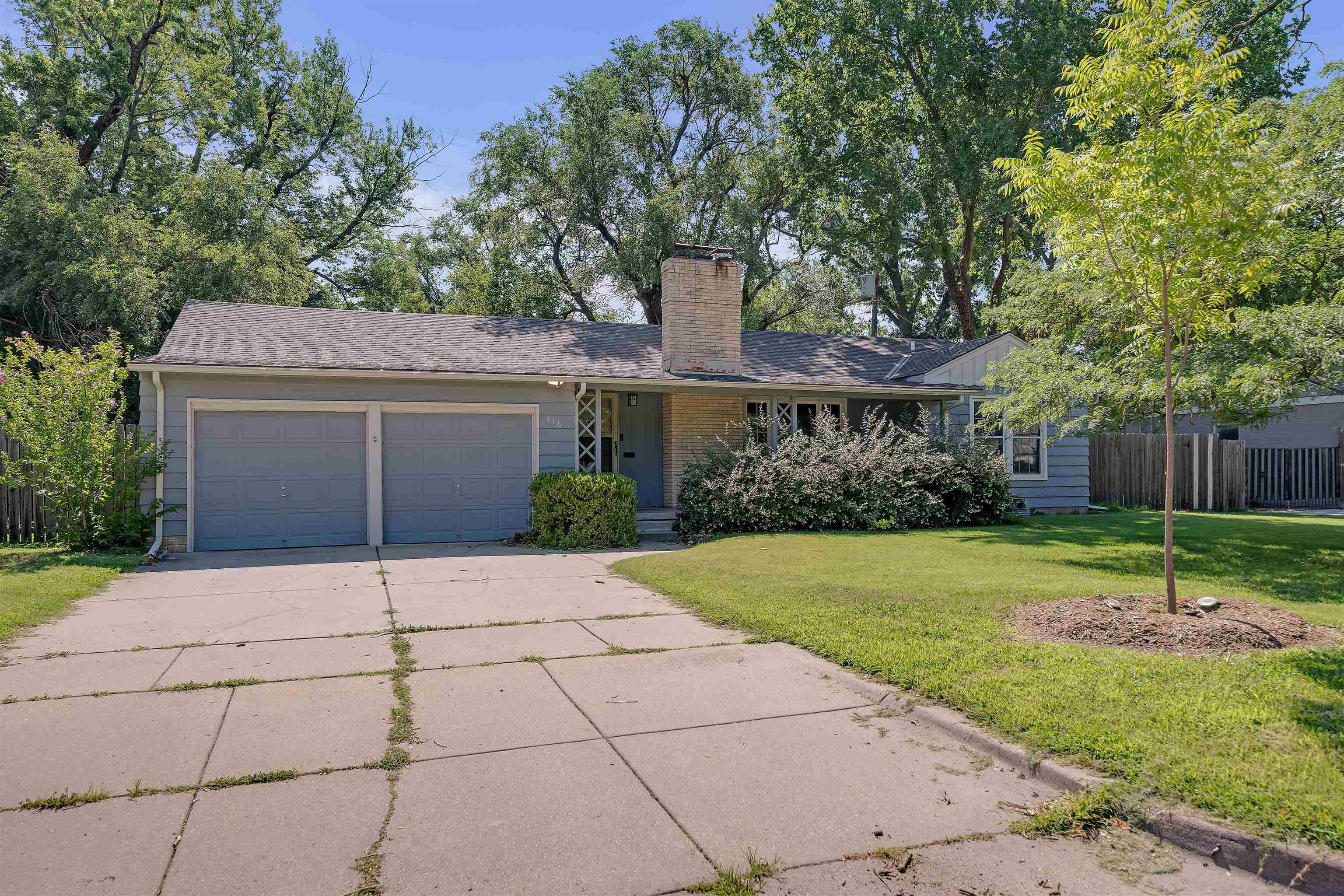 316 N Edgemoor St Property Photo 1