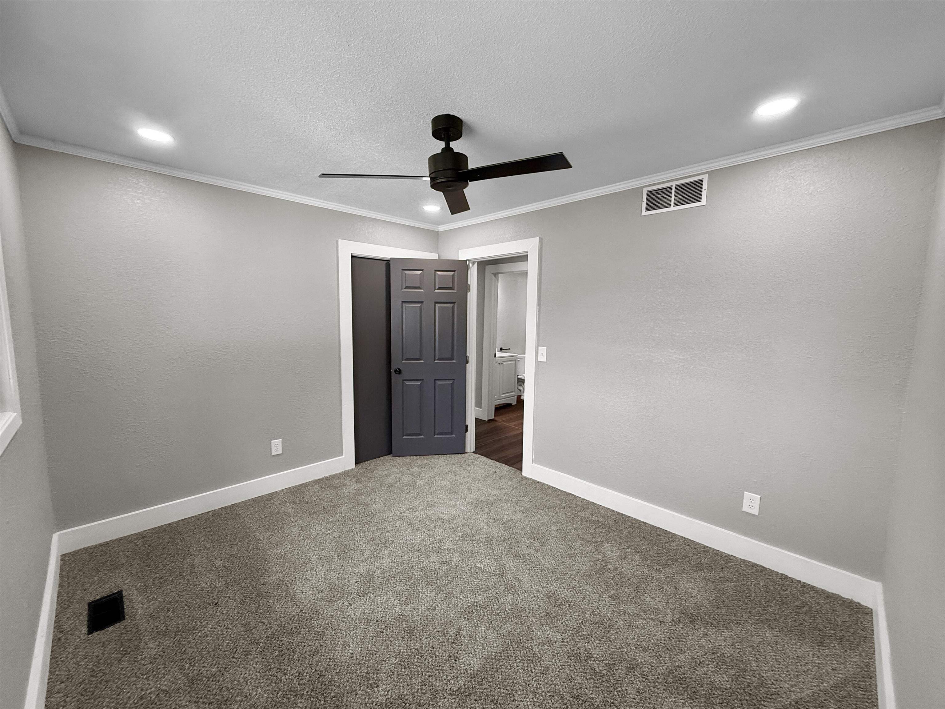 1044 S Beech Property Photo 10