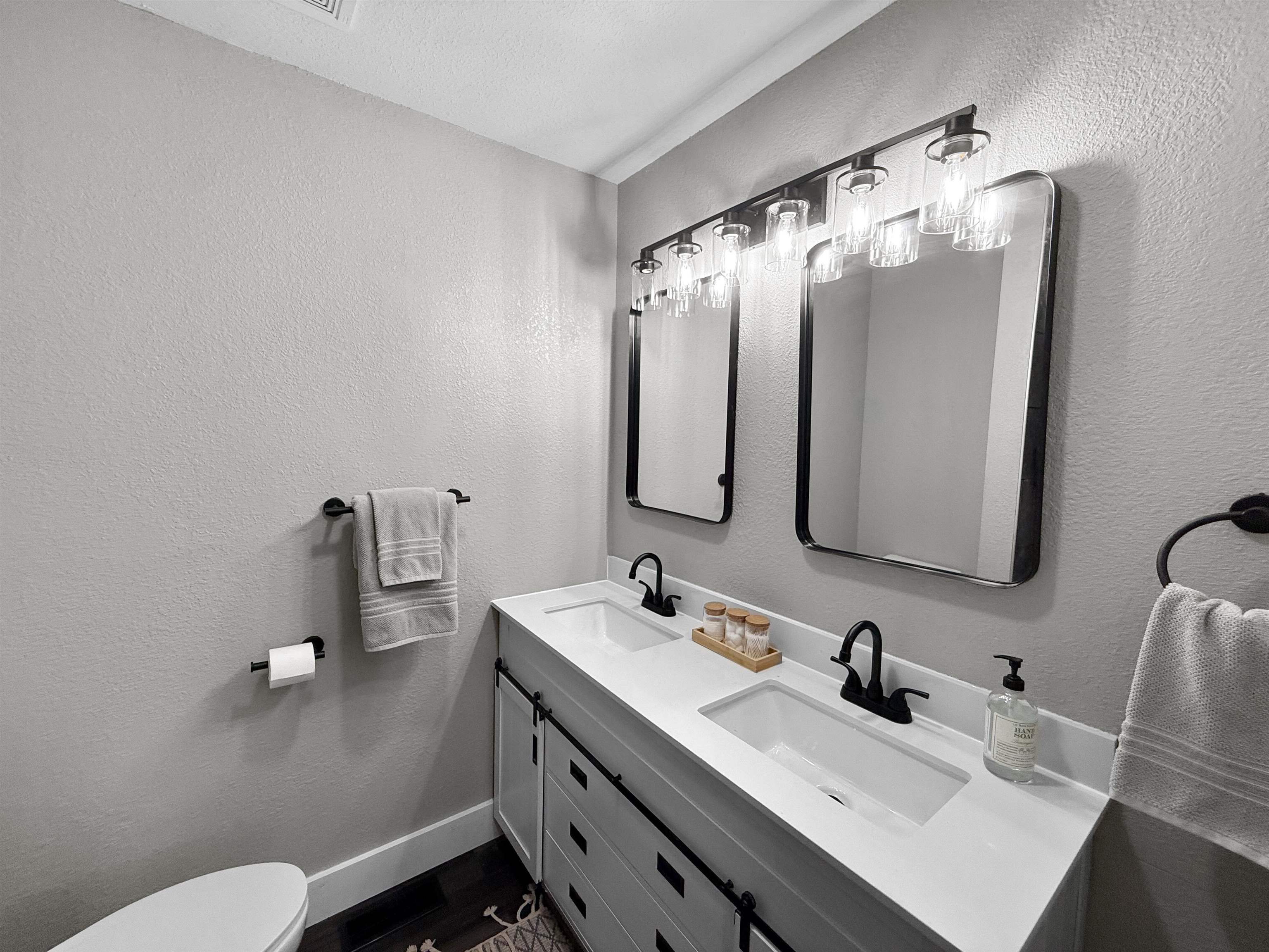 1044 S Beech Property Photo 14