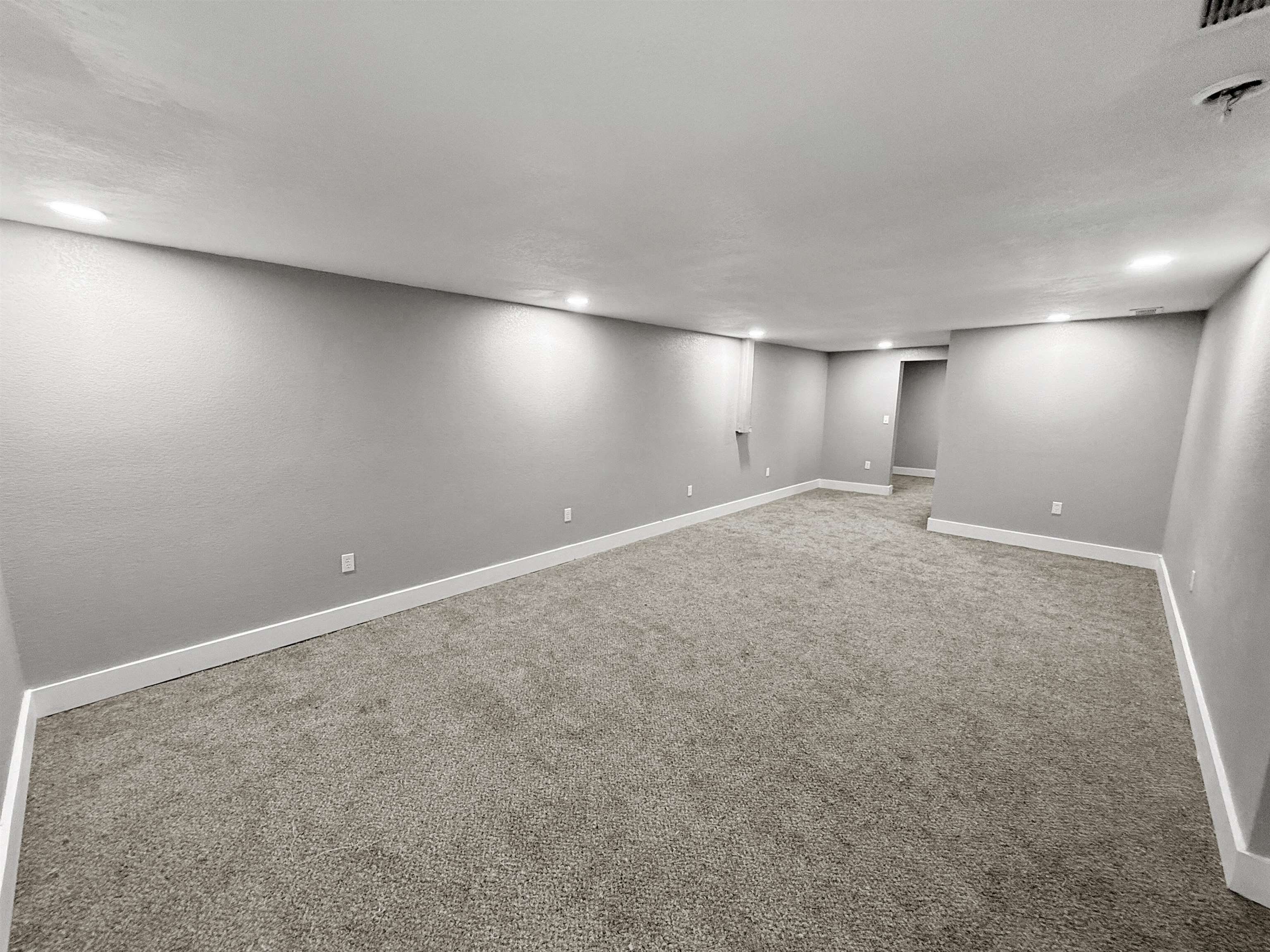 1044 S Beech Property Photo 15