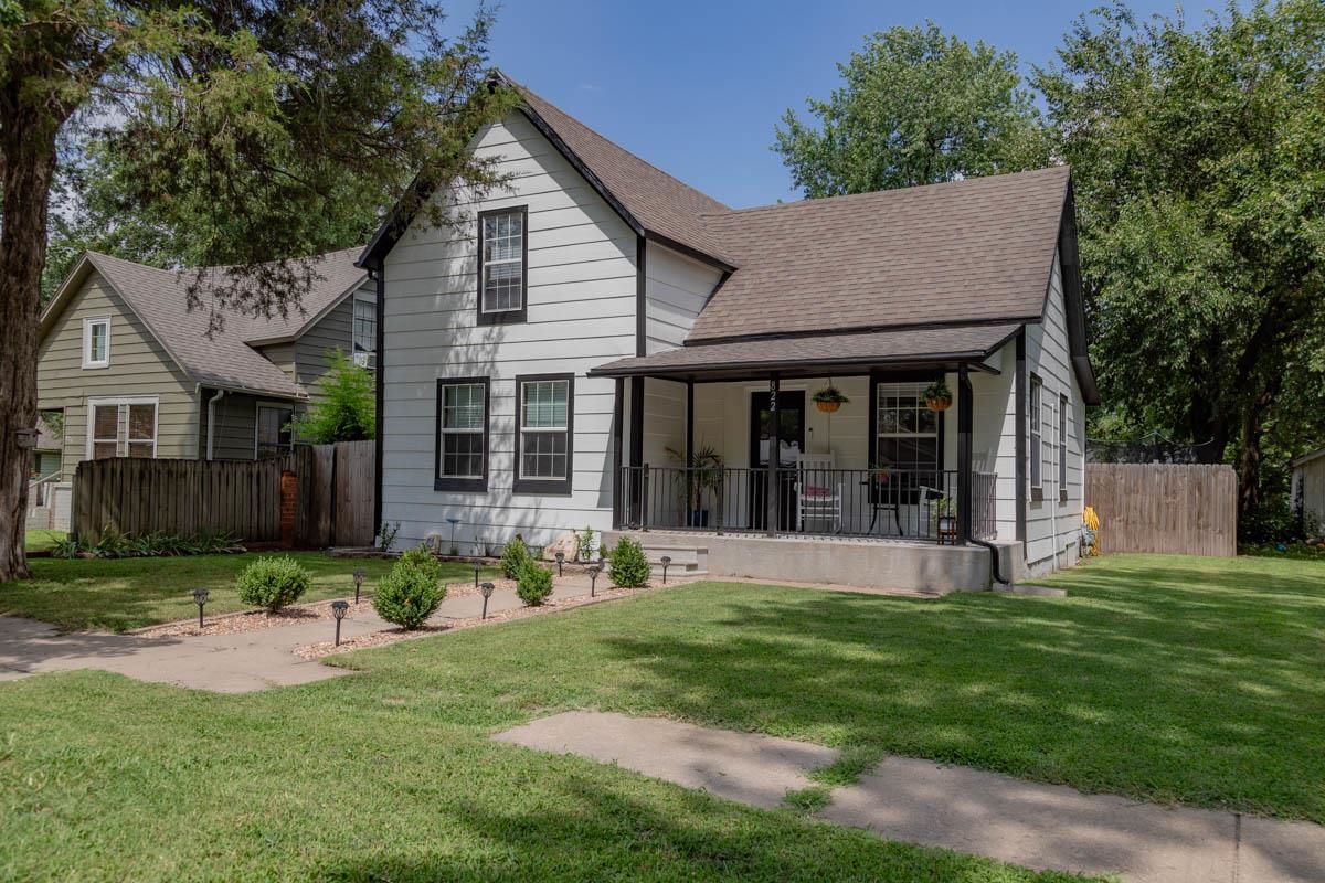 822 N C St Property Photo 1