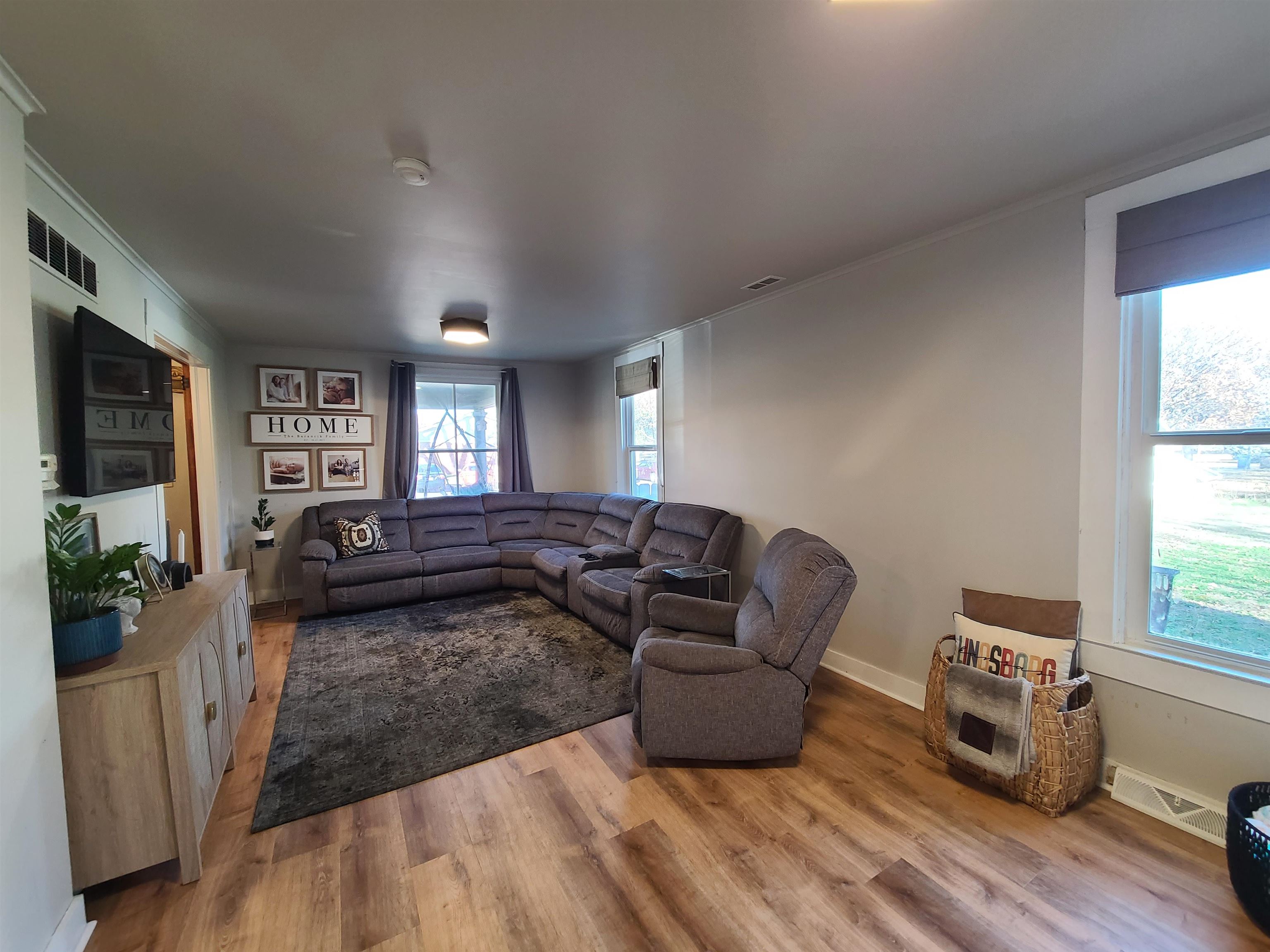 423 W State St. Property Photo 5