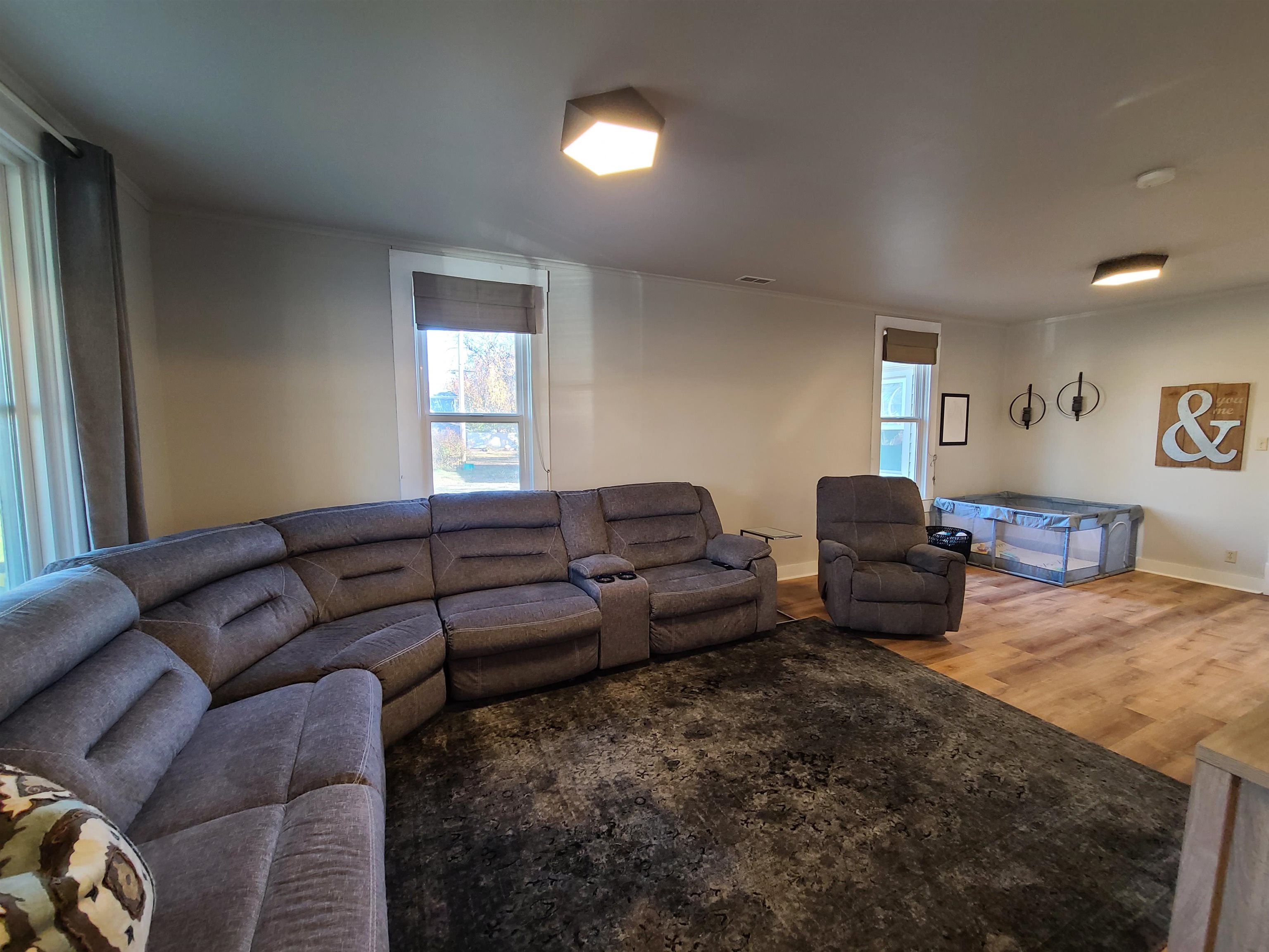 423 W State St. Property Photo 7
