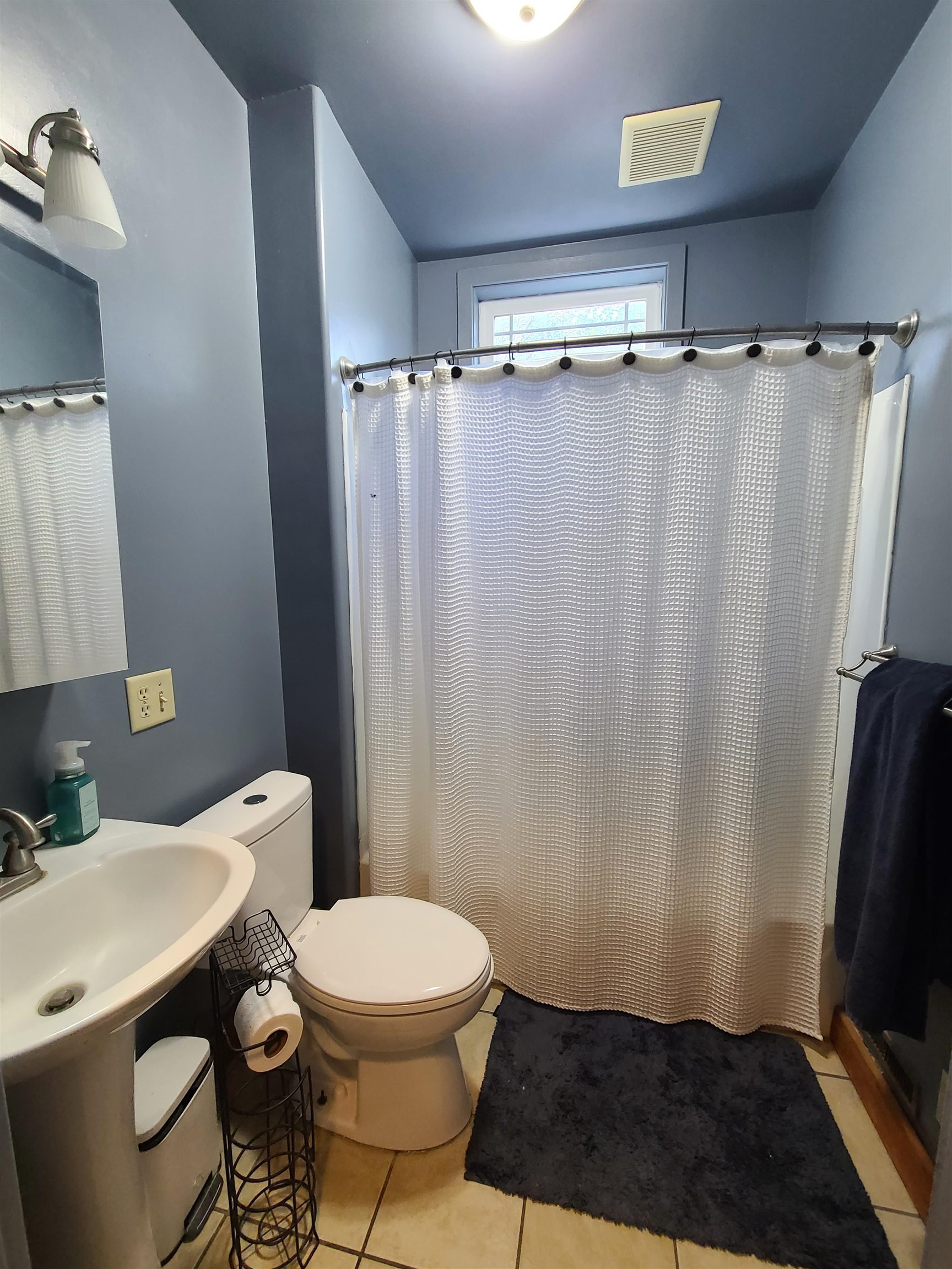 423 W State St. Property Photo 17